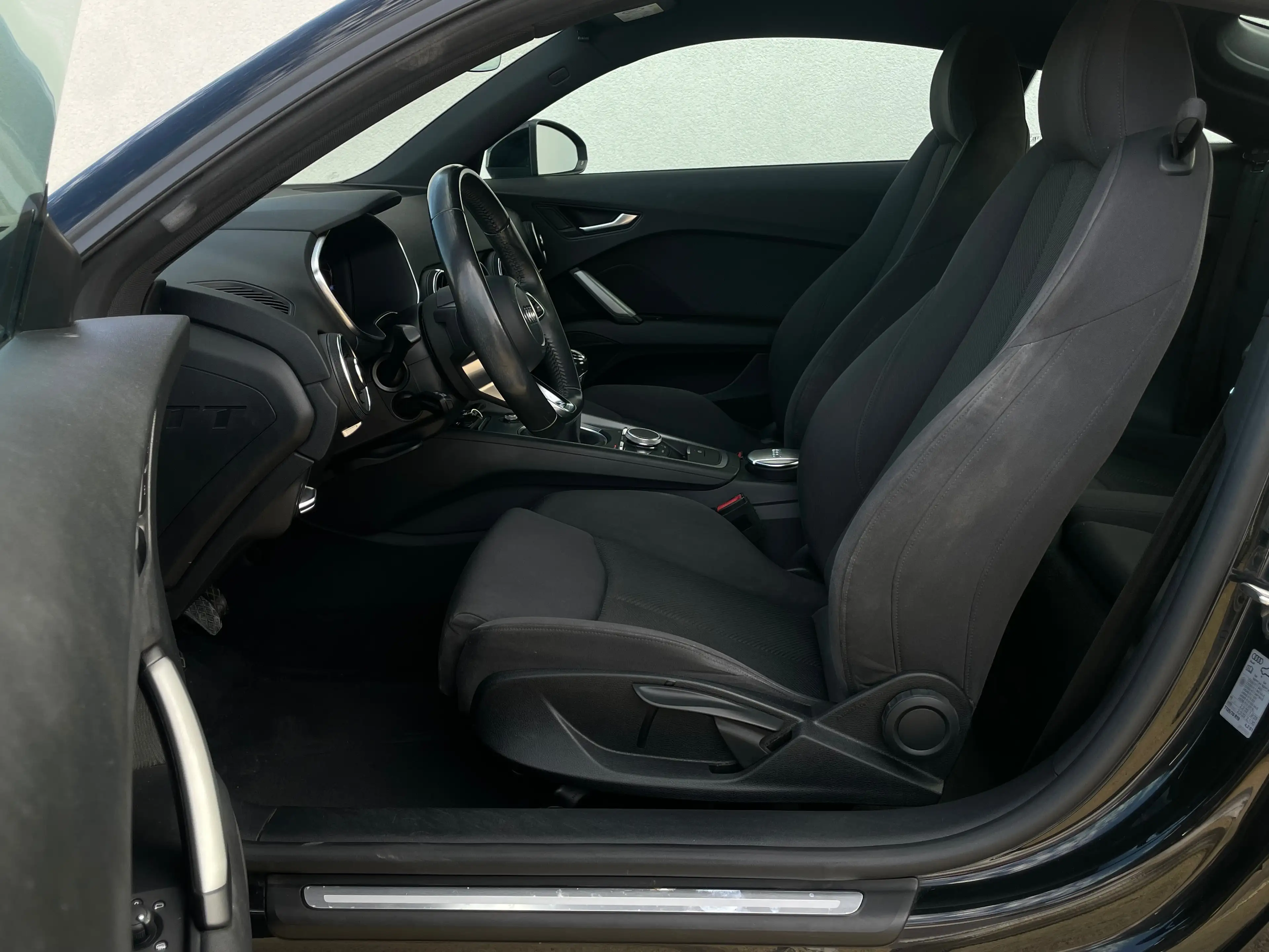 Audi TT 1.8 TFSI/ COUPÉ/ VIRTUAL COCKPIT/ GPS/ CLIM/ SIÈGES CHAUFFANT — photo 14