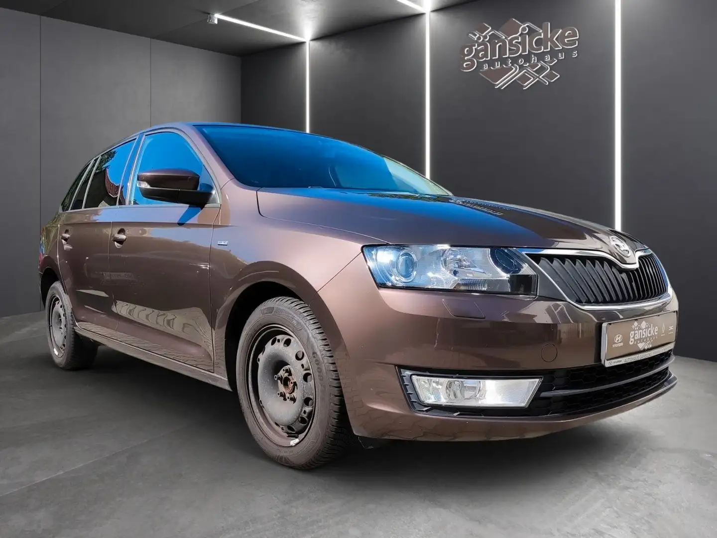 Skoda Rapid/Spaceback 1.6 TDI Drive Spaceback Brun - 2