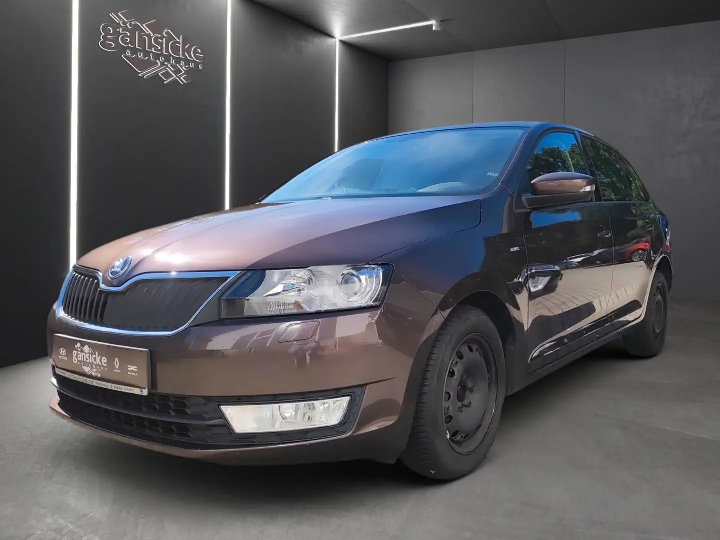 Skoda Rapid/Spaceback 1.6 TDI Drive Spaceback Brun - 1