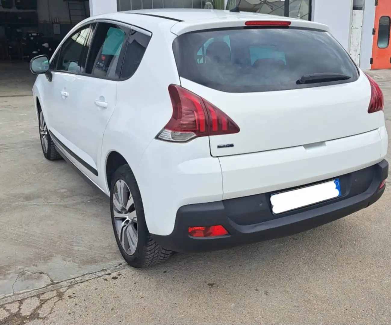 Peugeot 3008 1.6 diesel 120cv (anno 2015) Bianco - 2