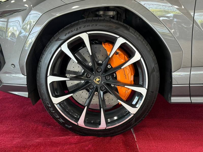 Lamborghini Urus B&O+PANO+HUD+ACC+LASER — photo 8