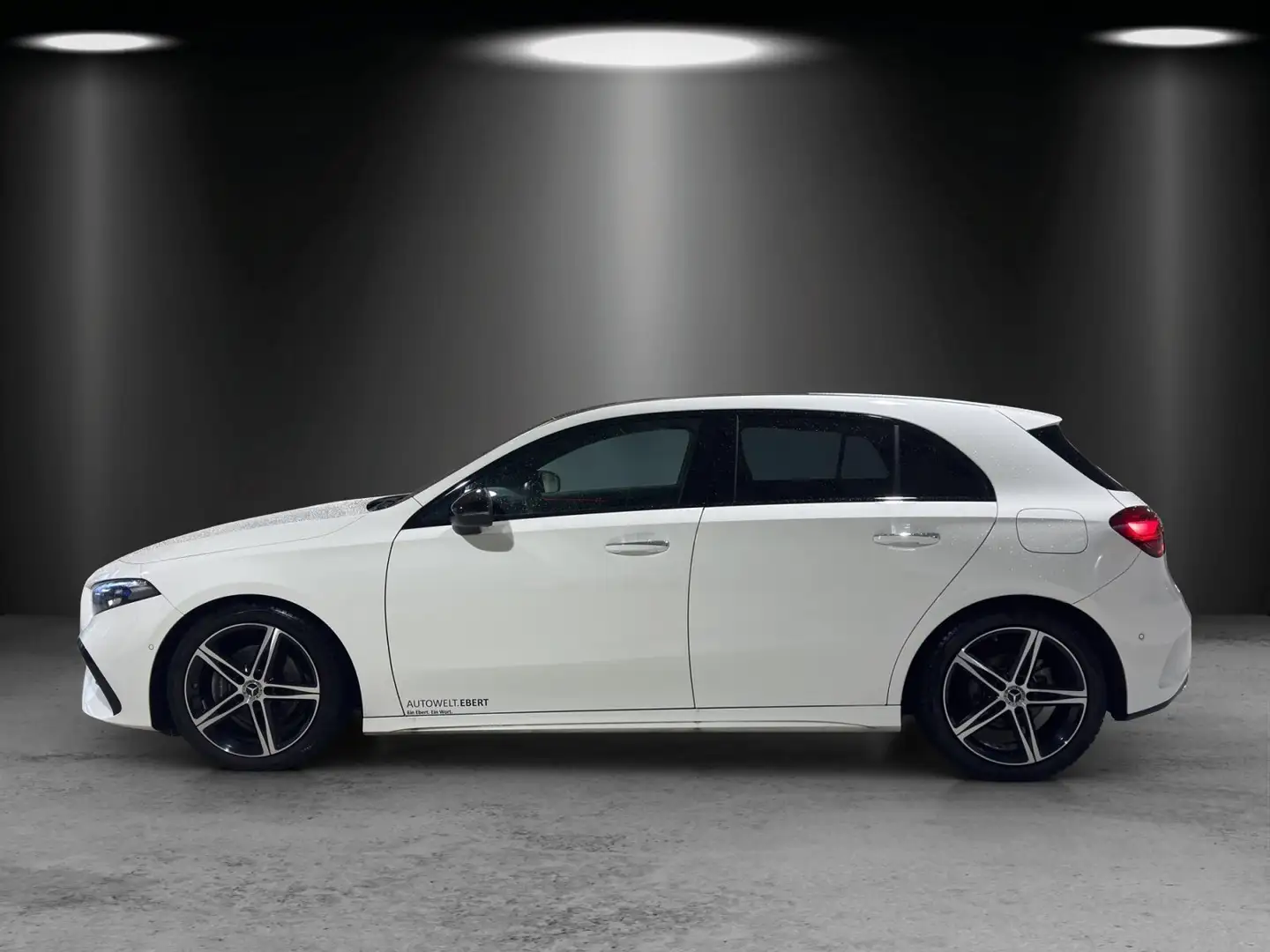 Mercedes-Benz A 180 d AMG Pano MULTIBEAM KeyGO NIGHT Kamera Weiß - 2