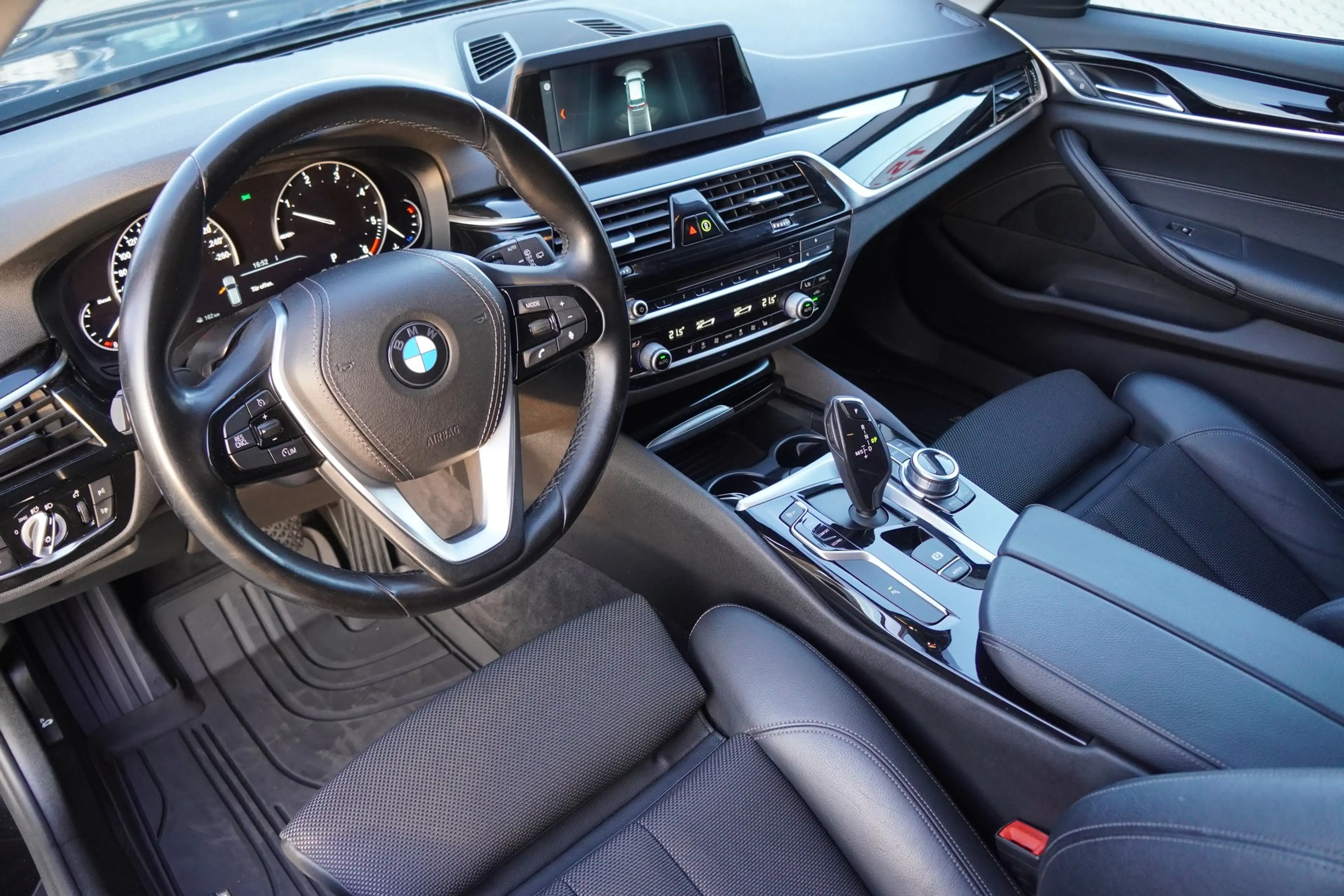 BMW 520 520d Sport Line — photo 12