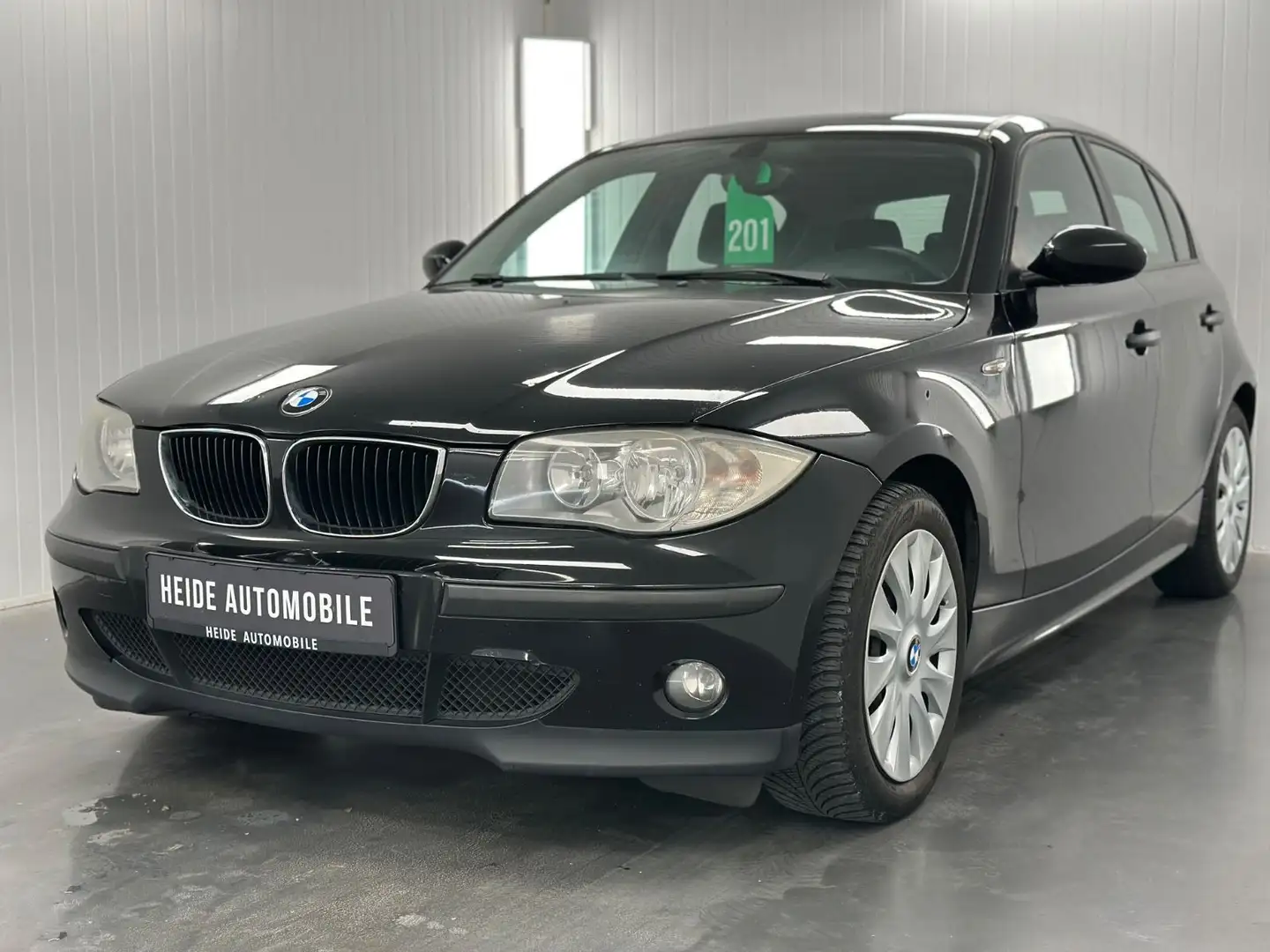 BMW 118 d Lim. Viele Neuteile Klimaanlage Noir - 1