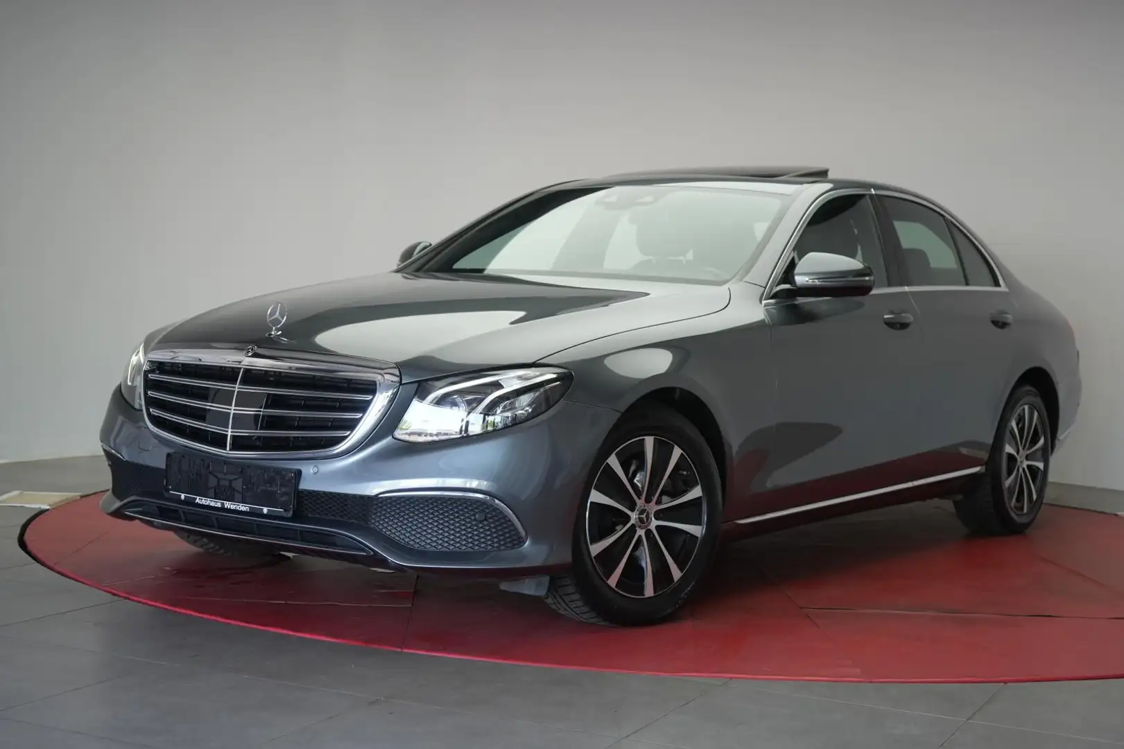 Mercedes-Benz E 300 d 9G-Tronic Navi/Leder/Distronic/Kamera/La Grey - 2