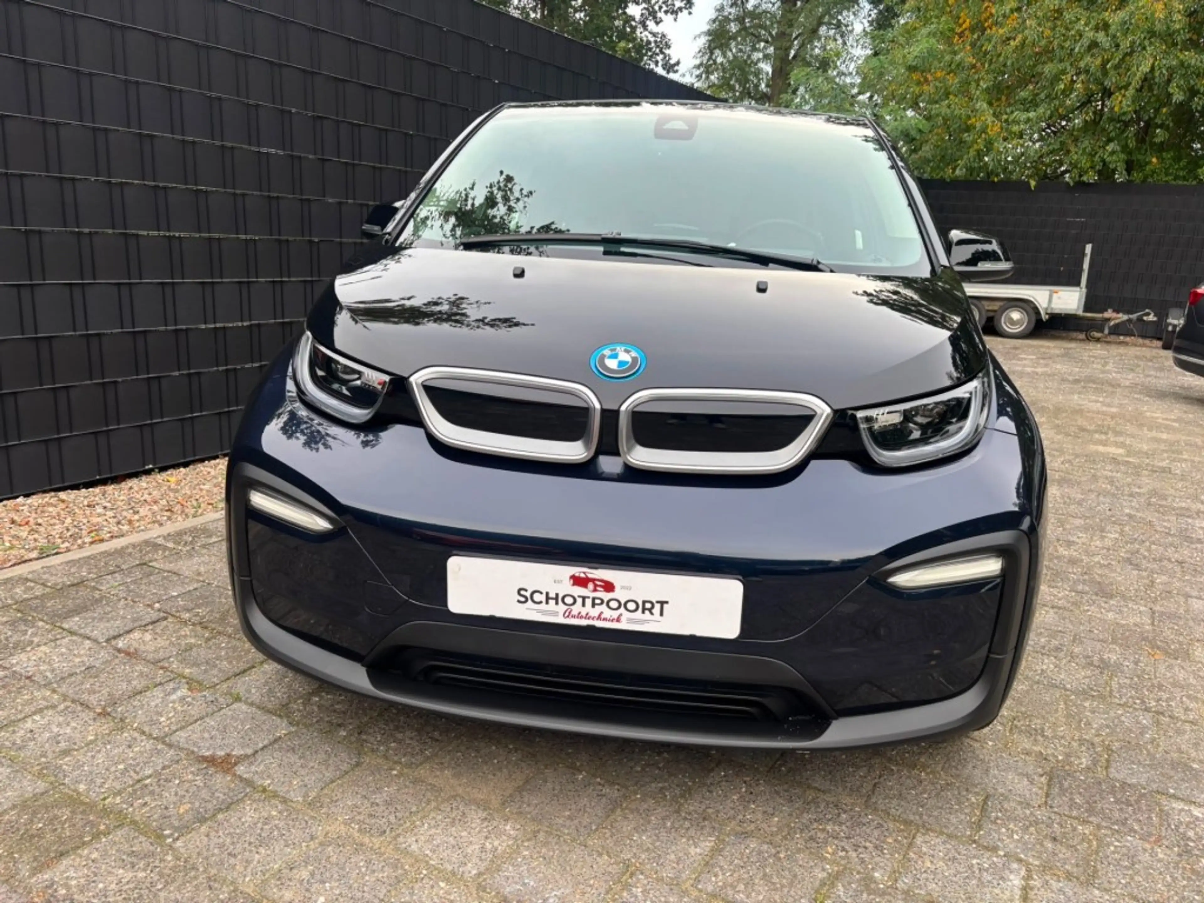 BMW i3 120AH 42KWH ** MOOIE AUTO//20 INCH** — photo 3