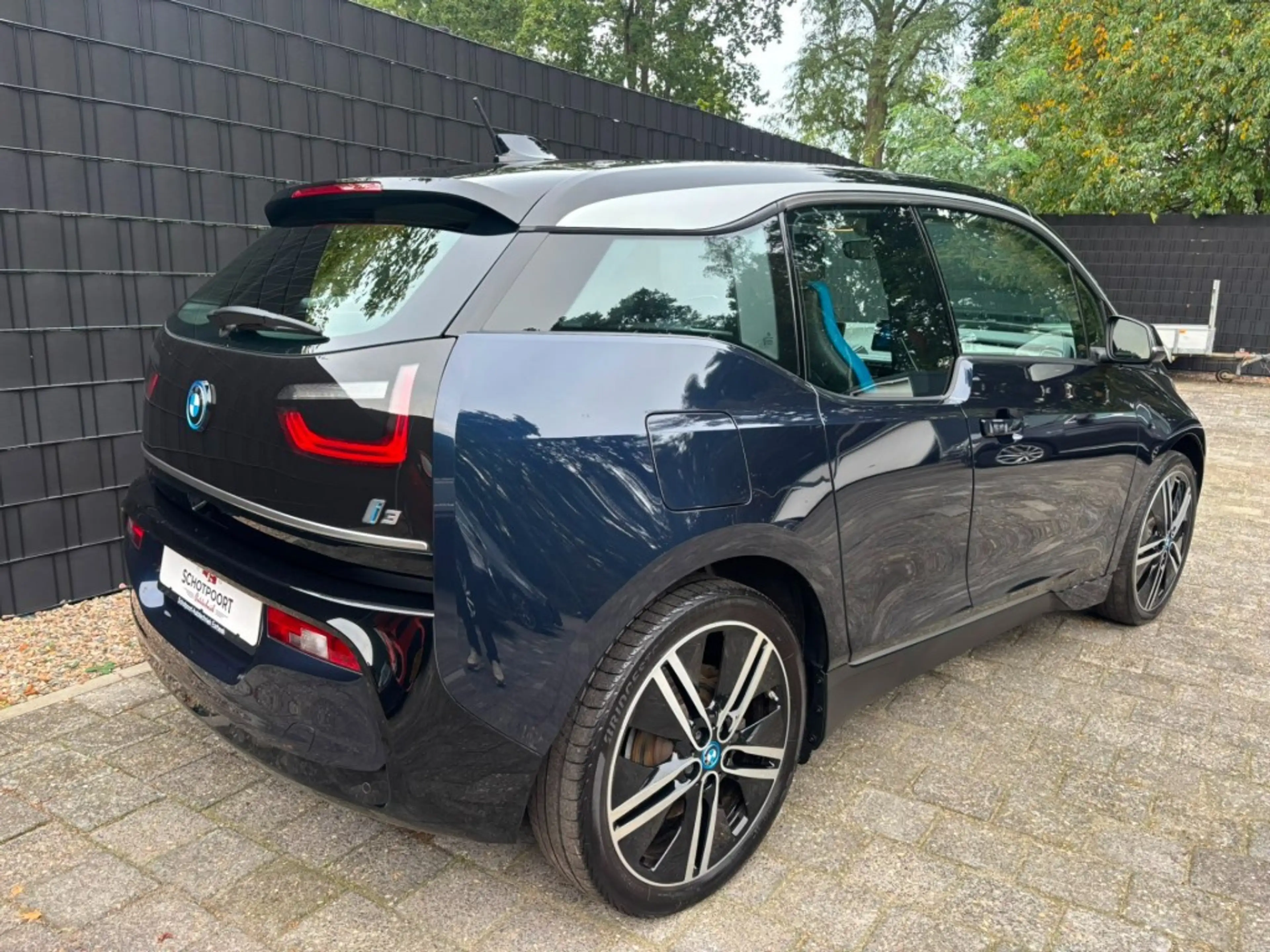 BMW i3 120AH 42KWH ** MOOIE AUTO//20 INCH** — photo 6