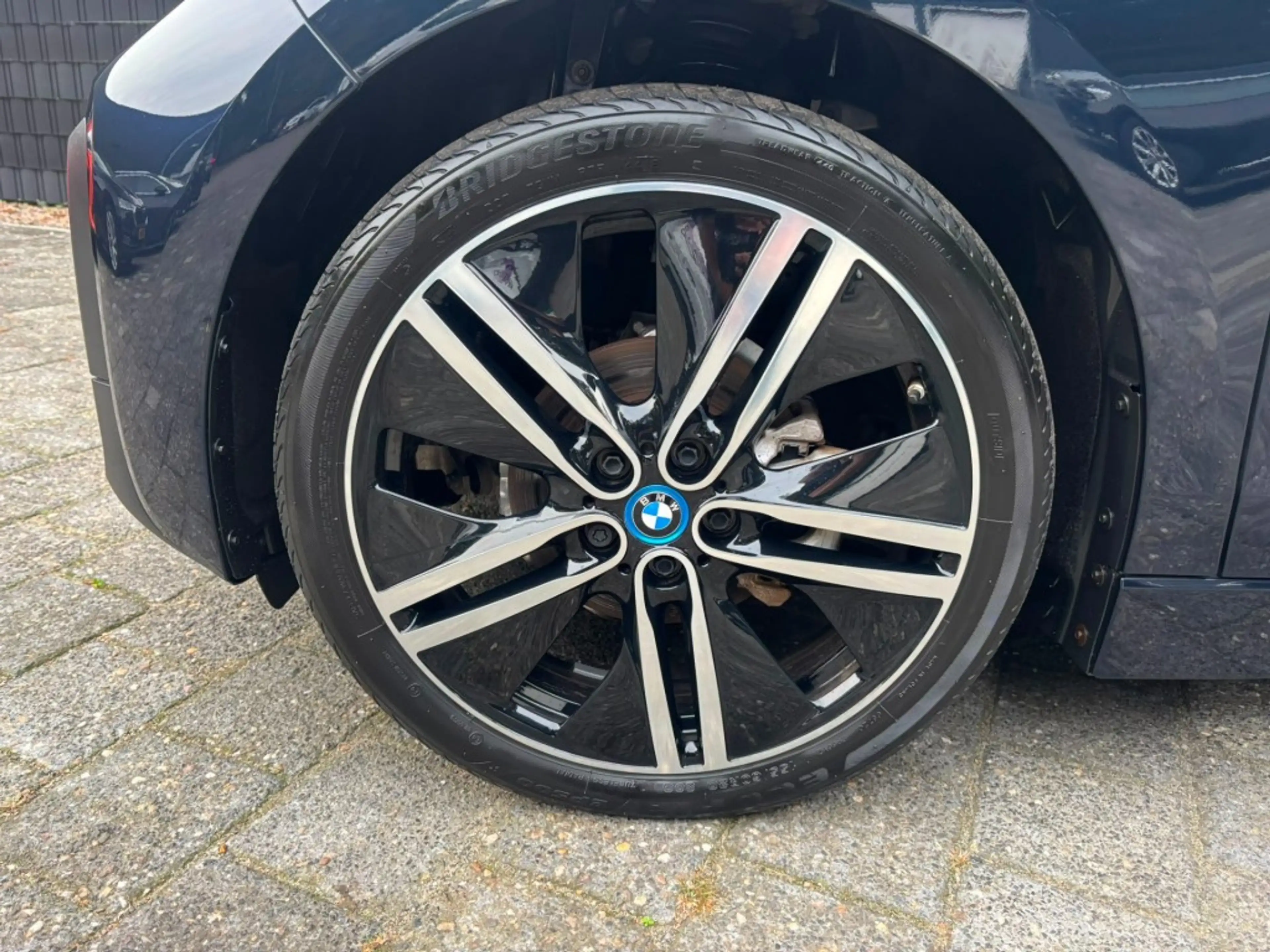 BMW i3 120AH 42KWH ** MOOIE AUTO//20 INCH** — photo 9