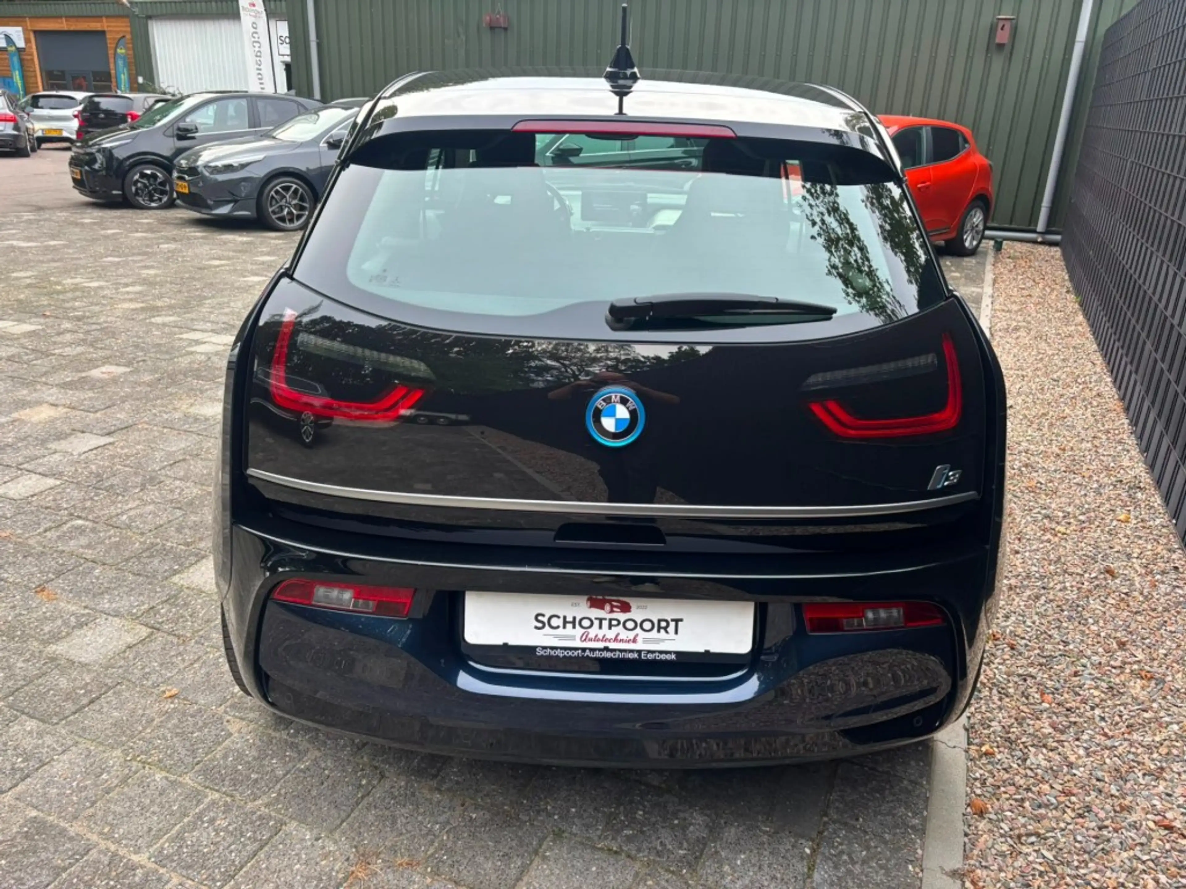 BMW i3 120AH 42KWH ** MOOIE AUTO//20 INCH** — photo 7