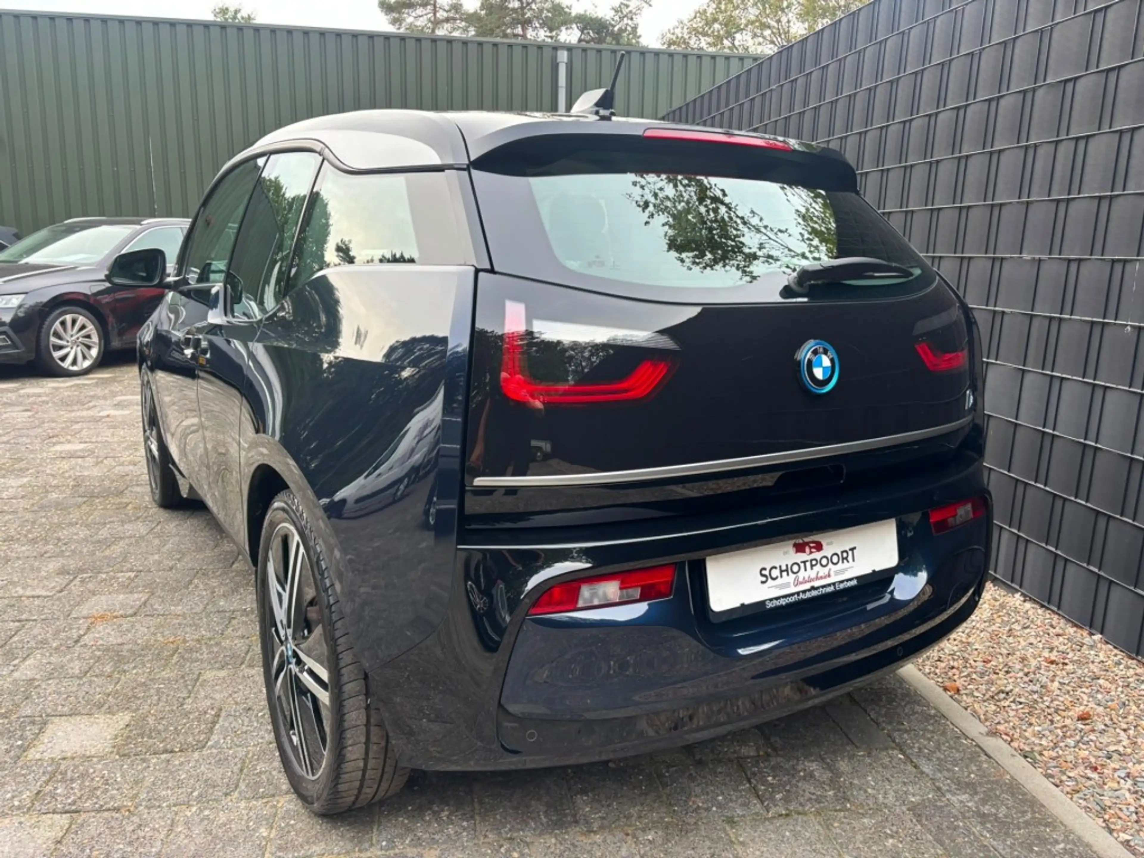 BMW i3 120AH 42KWH ** MOOIE AUTO//20 INCH** — photo 8