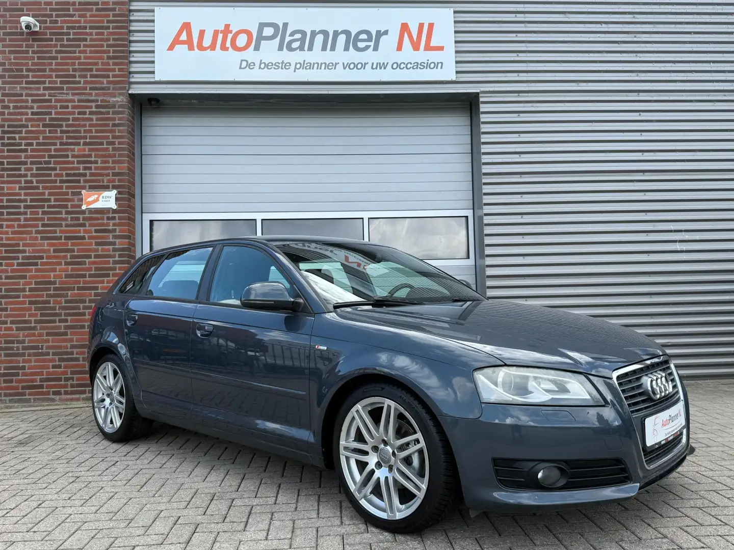 Audi A3 Sportback 1.4 TFSI S-line! Clima! Xenon! Nieuwe AP Grau - 1