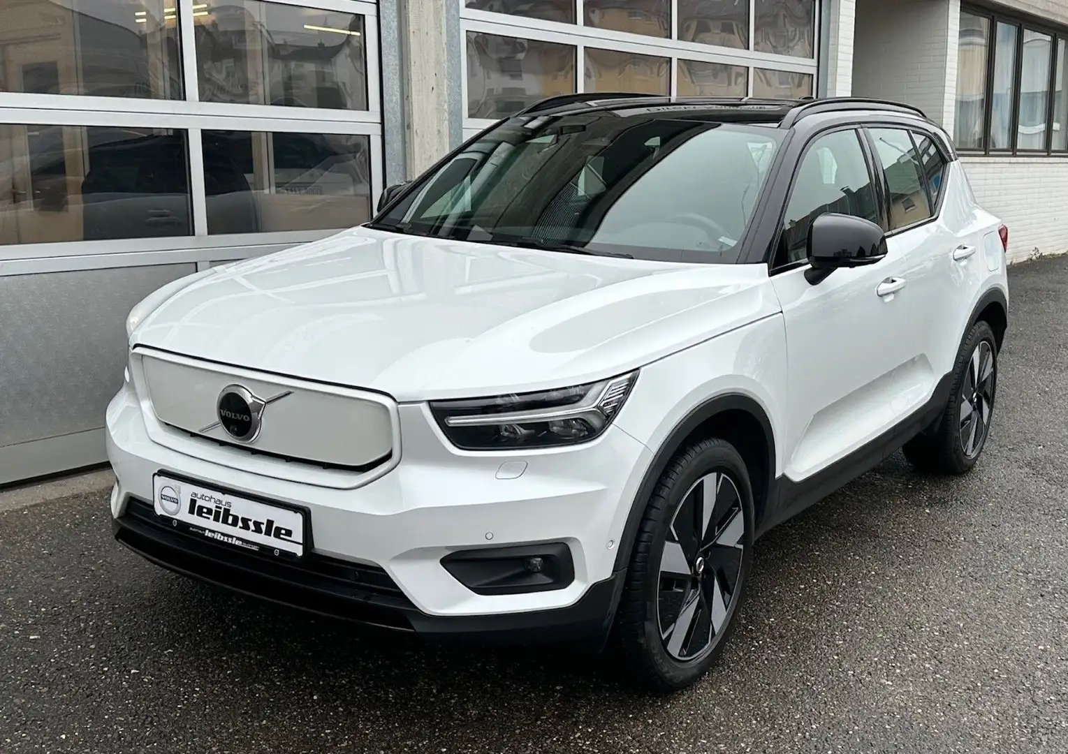Volvo XC40 Twin Pro Recharge Pure Electric AWD Weiß - 1