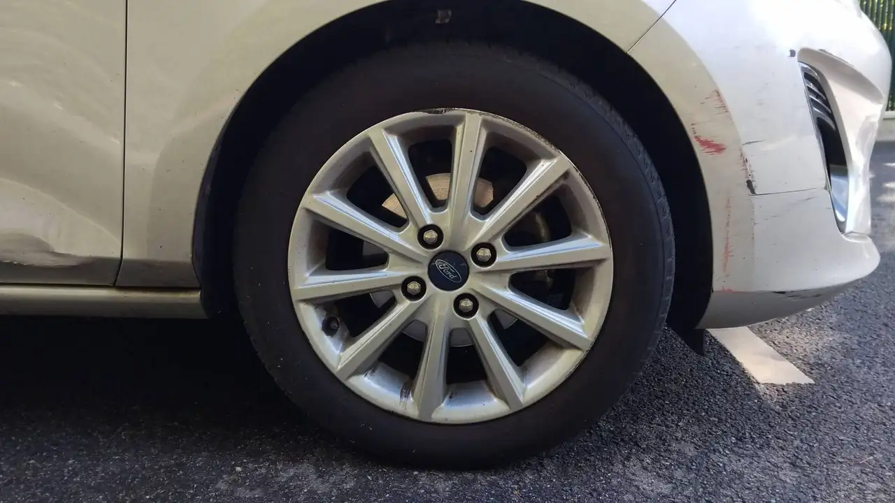 Ford Fiesta 5 portes — photo 17