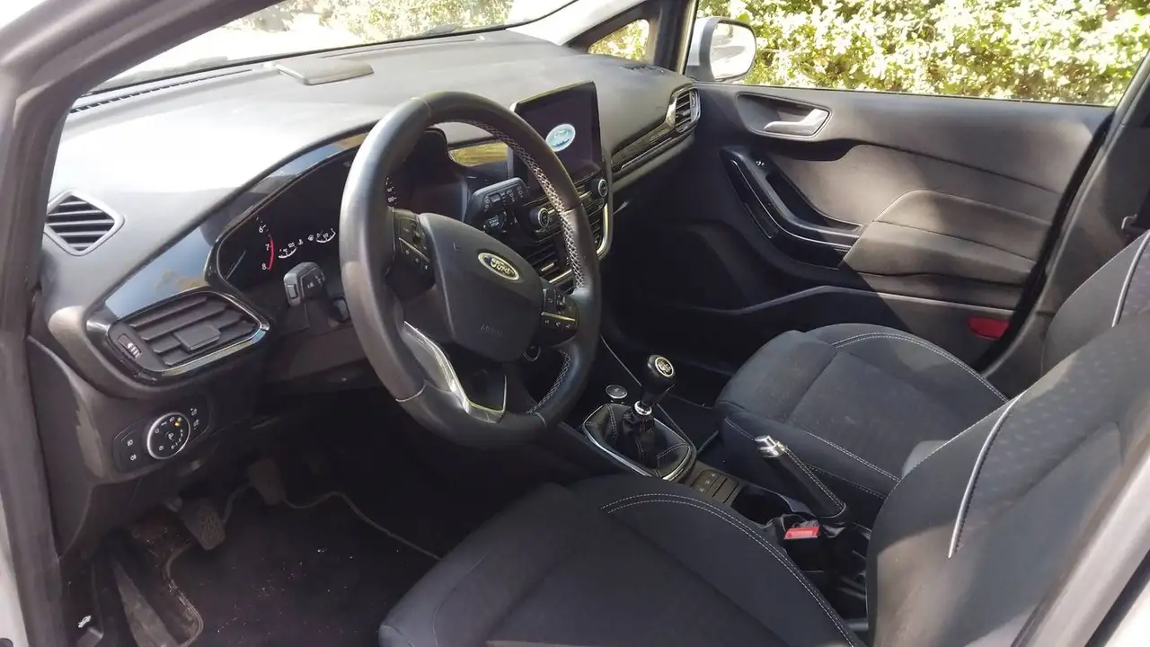Ford Fiesta 5 portes — photo 8