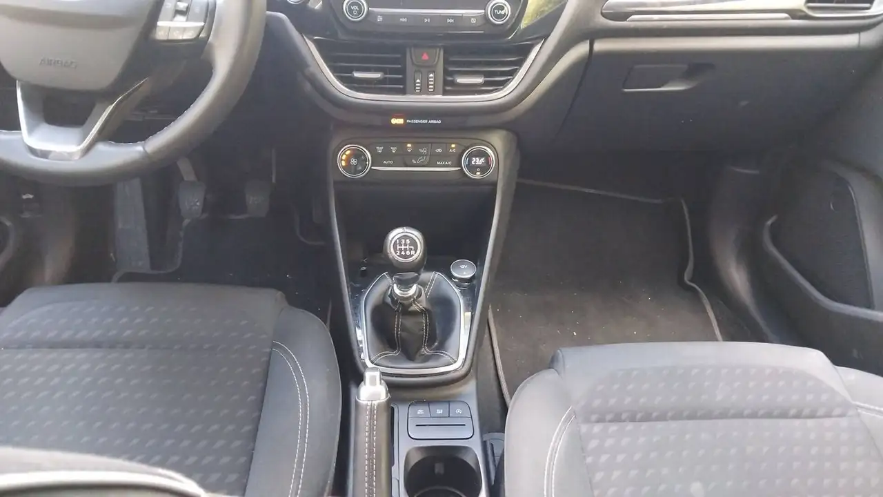 Ford Fiesta 5 portes — photo 13