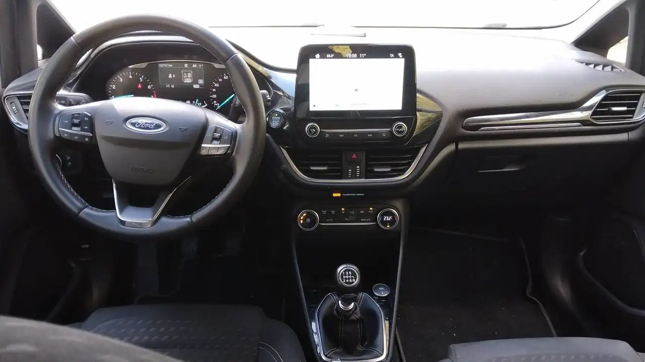Ford Fiesta 5 portes — photo 11