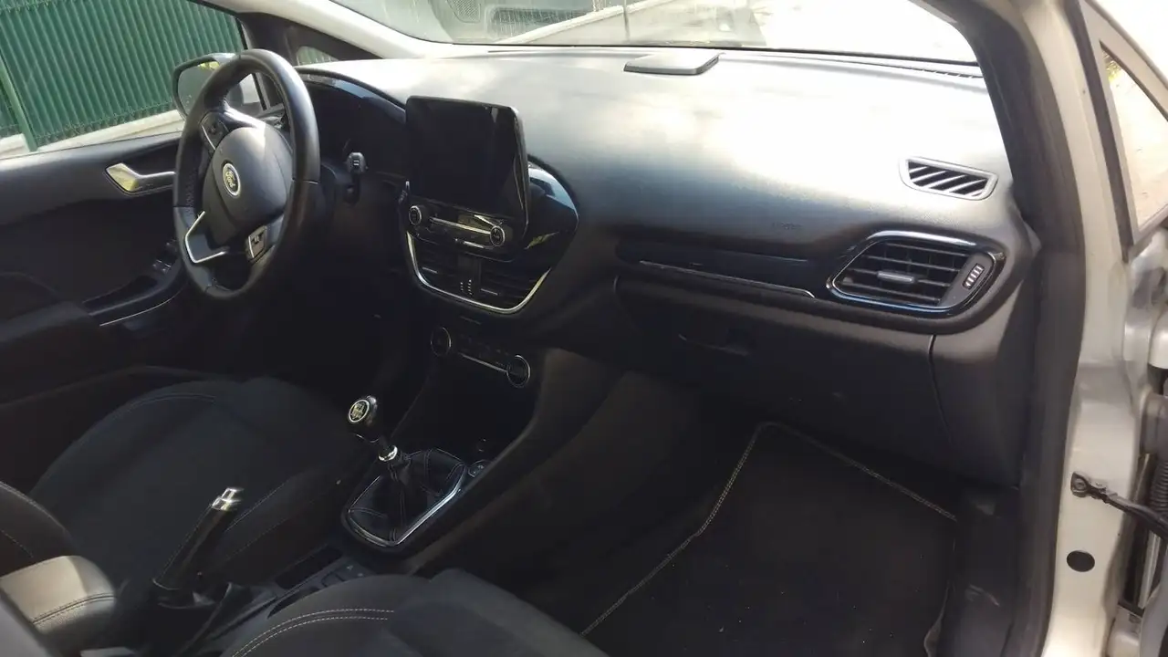 Ford Fiesta 5 portes — photo 10