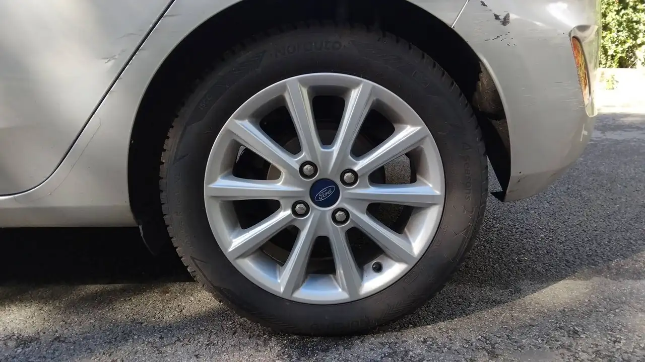 Ford Fiesta 5 portes — photo 19