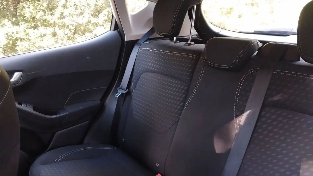 Ford Fiesta 5 portes — photo 9