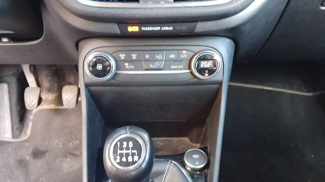 Ford Fiesta 5 portes — photo 26