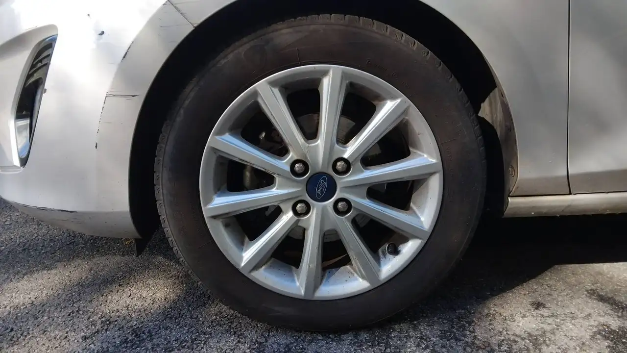 Ford Fiesta 5 portes — photo 18