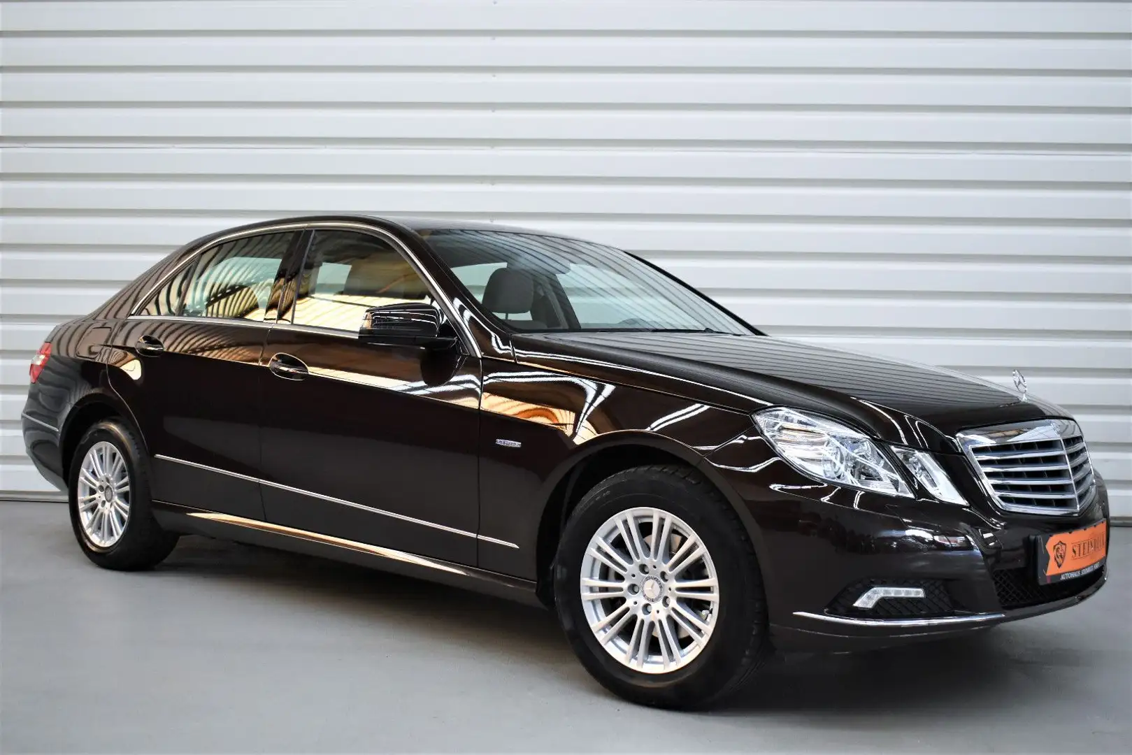 Mercedes-Benz E 200 E200 Elegance+SHZ+PDC+Bi-Xenon+Nur 14.500KM Marrón - 1