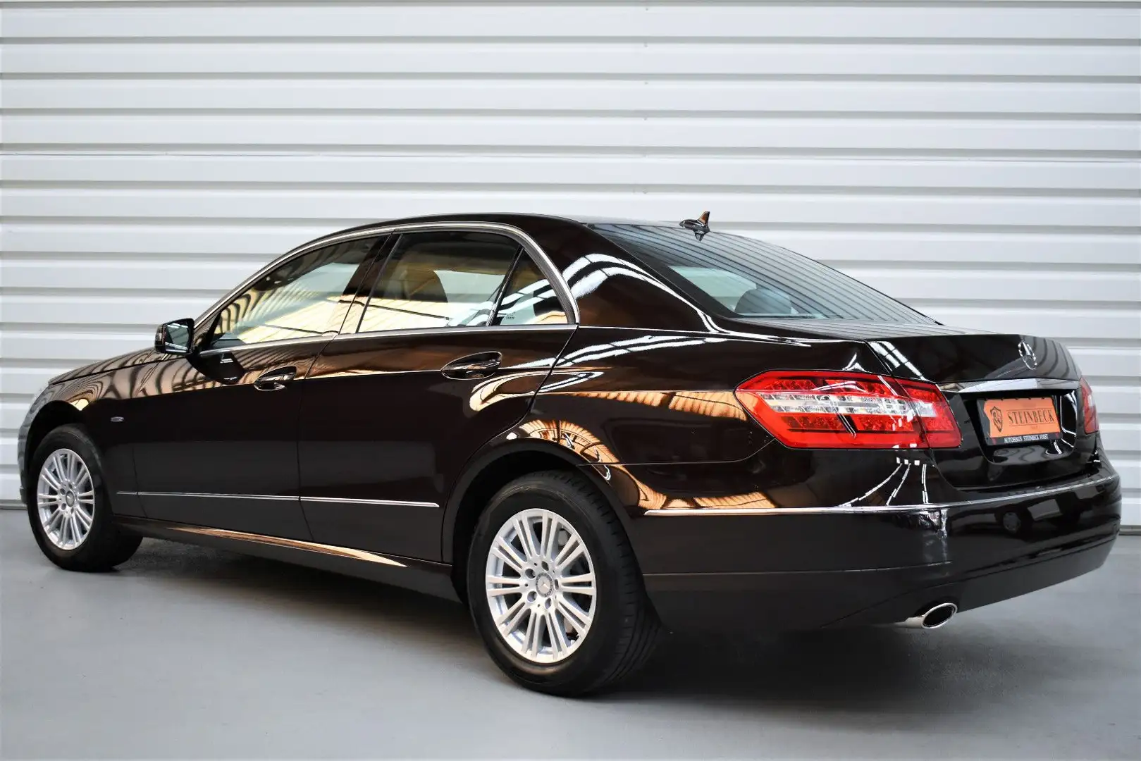 Mercedes-Benz E 200 E200 Elegance+SHZ+PDC+Bi-Xenon+Nur 14.500KM Marrón - 2