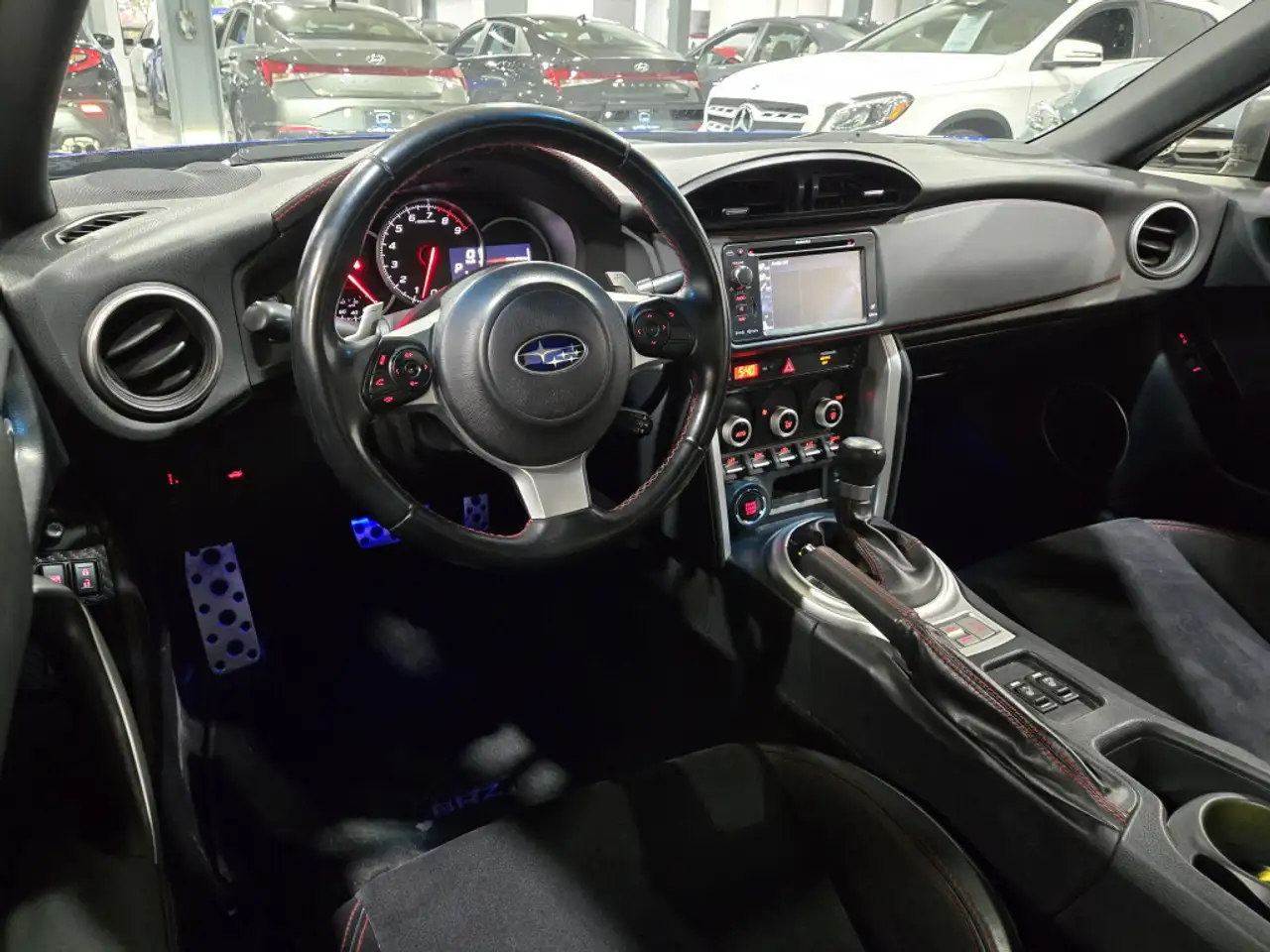 Subaru BRZ снимка Subaru BRZ