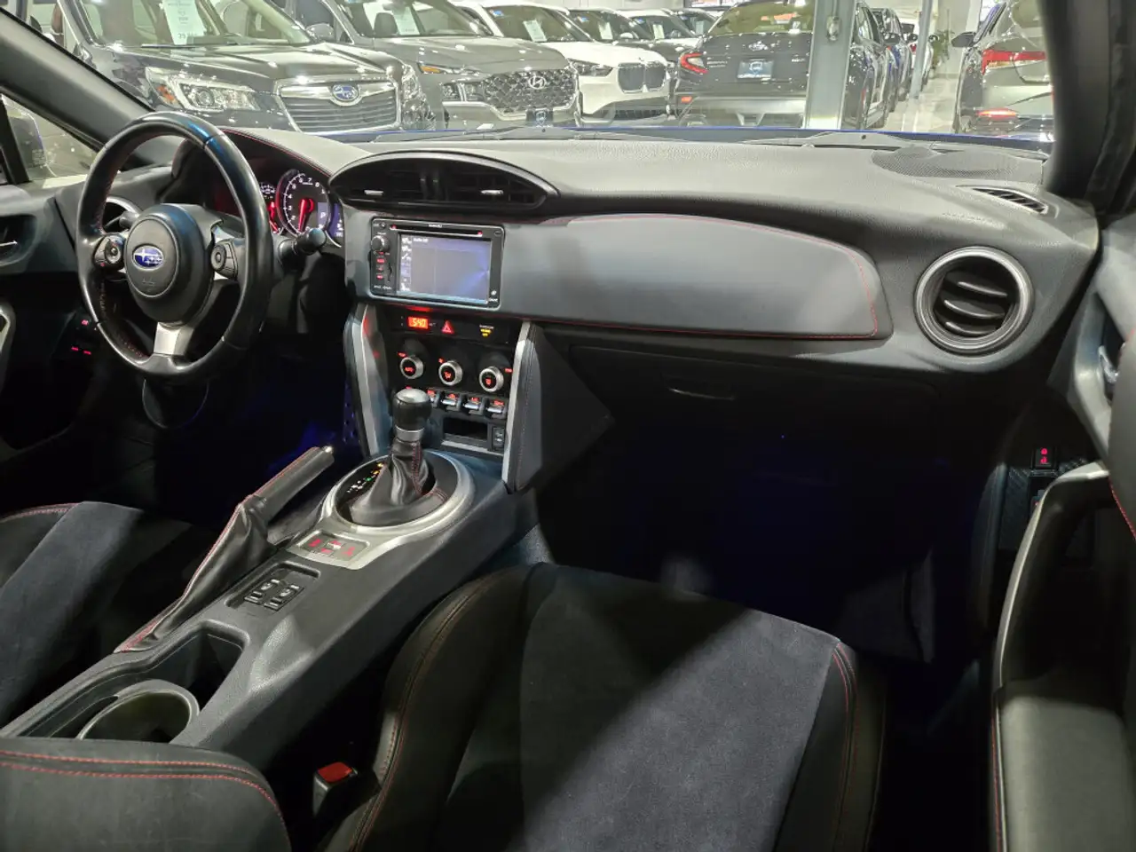 Subaru BRZ снимка Subaru BRZ