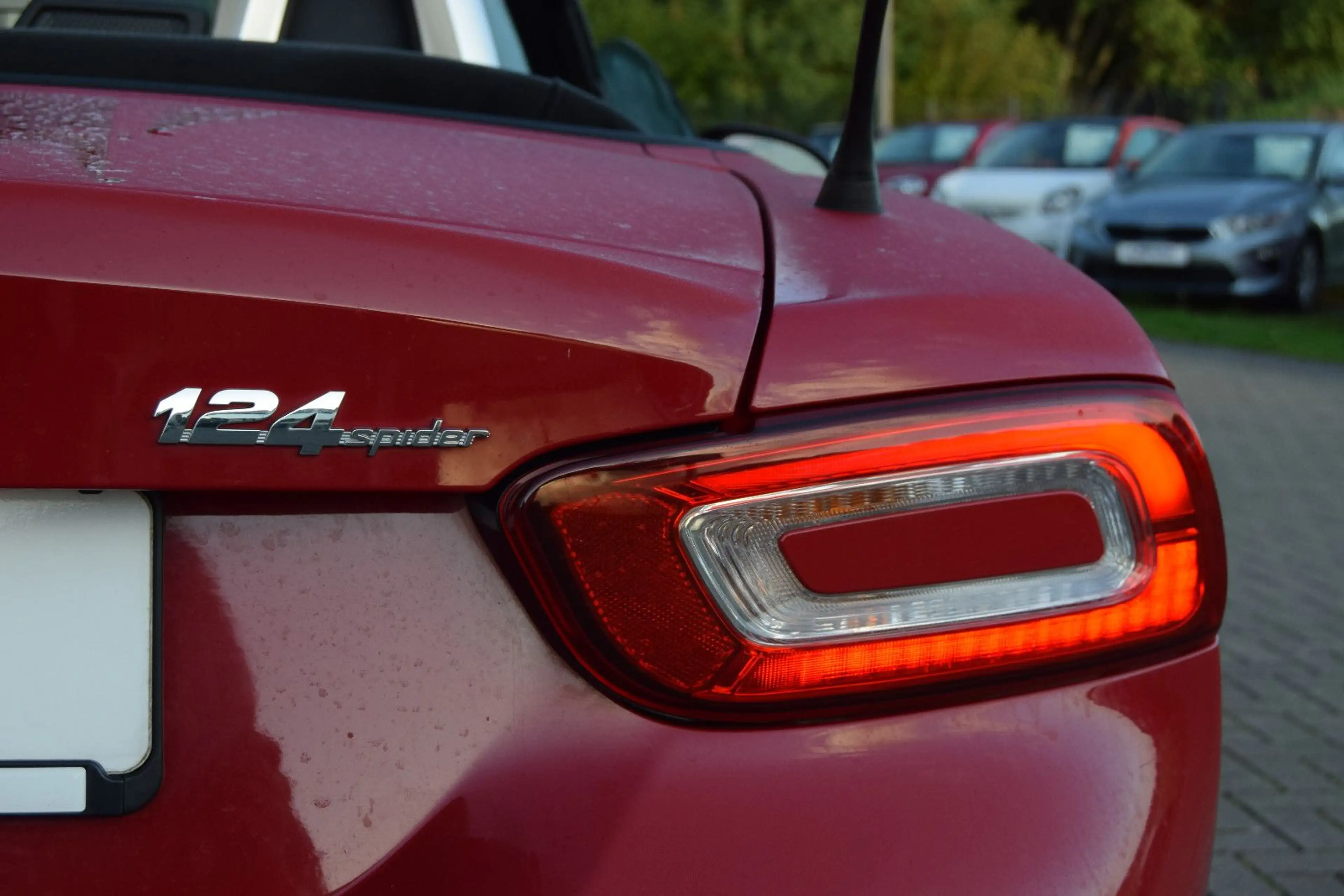 Fiat 124 Spider Lusso !! Automatik!!Navi,Leder,Sith, — photo 9