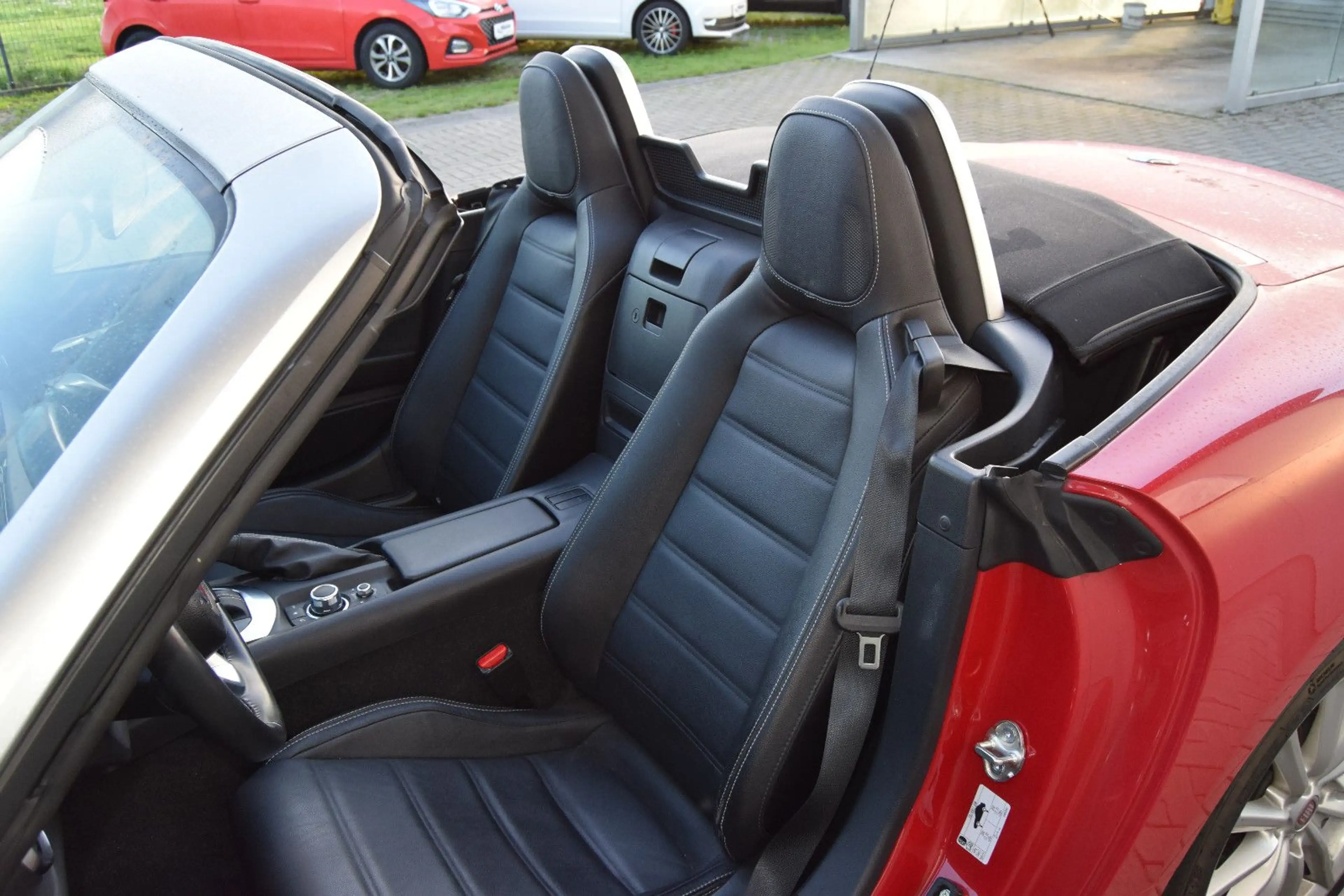 Fiat 124 Spider Lusso !! Automatik!!Navi,Leder,Sith, — photo 11