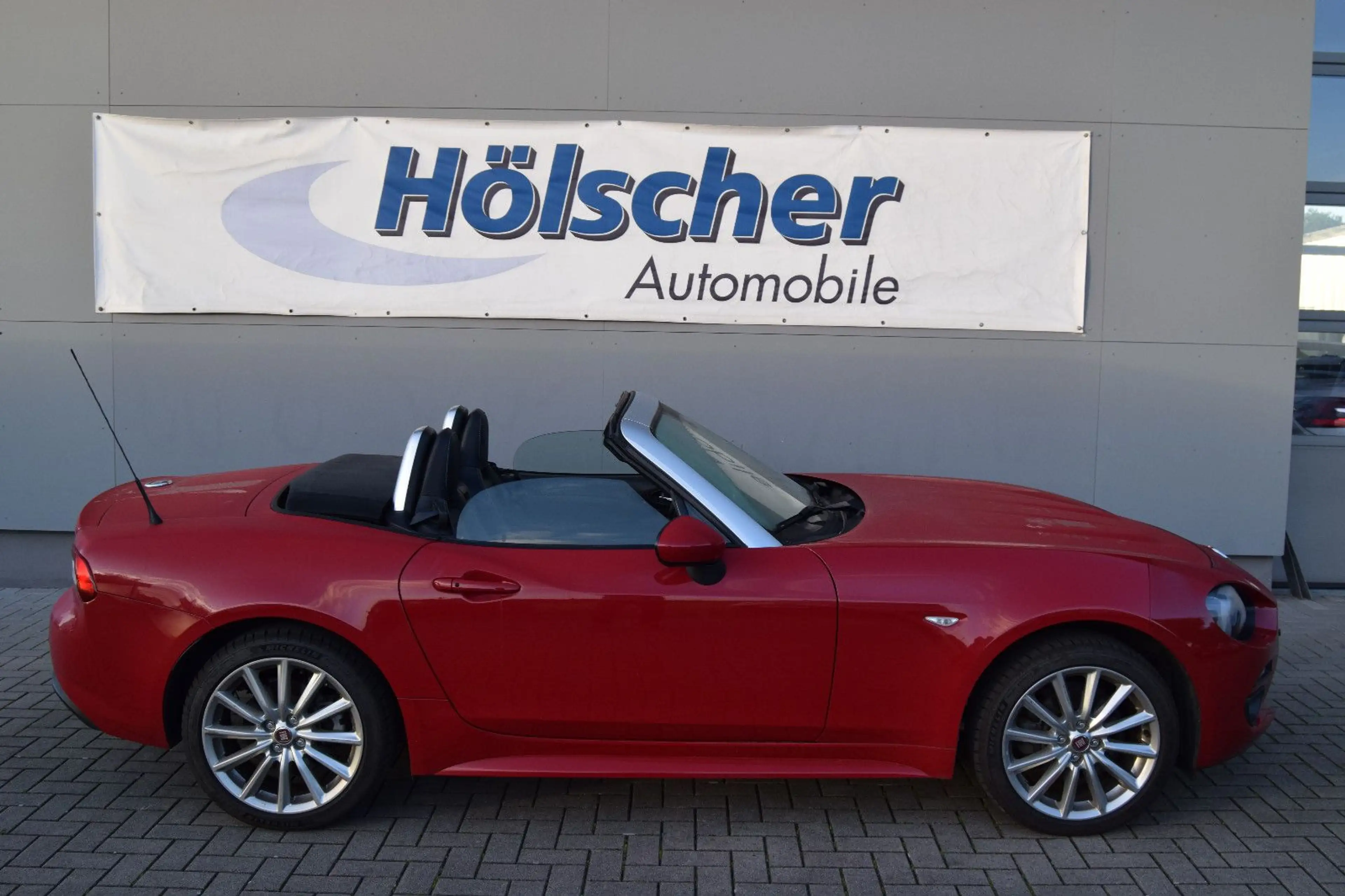Fiat 124 Spider Lusso !! Automatik!!Navi,Leder,Sith, — photo 5
