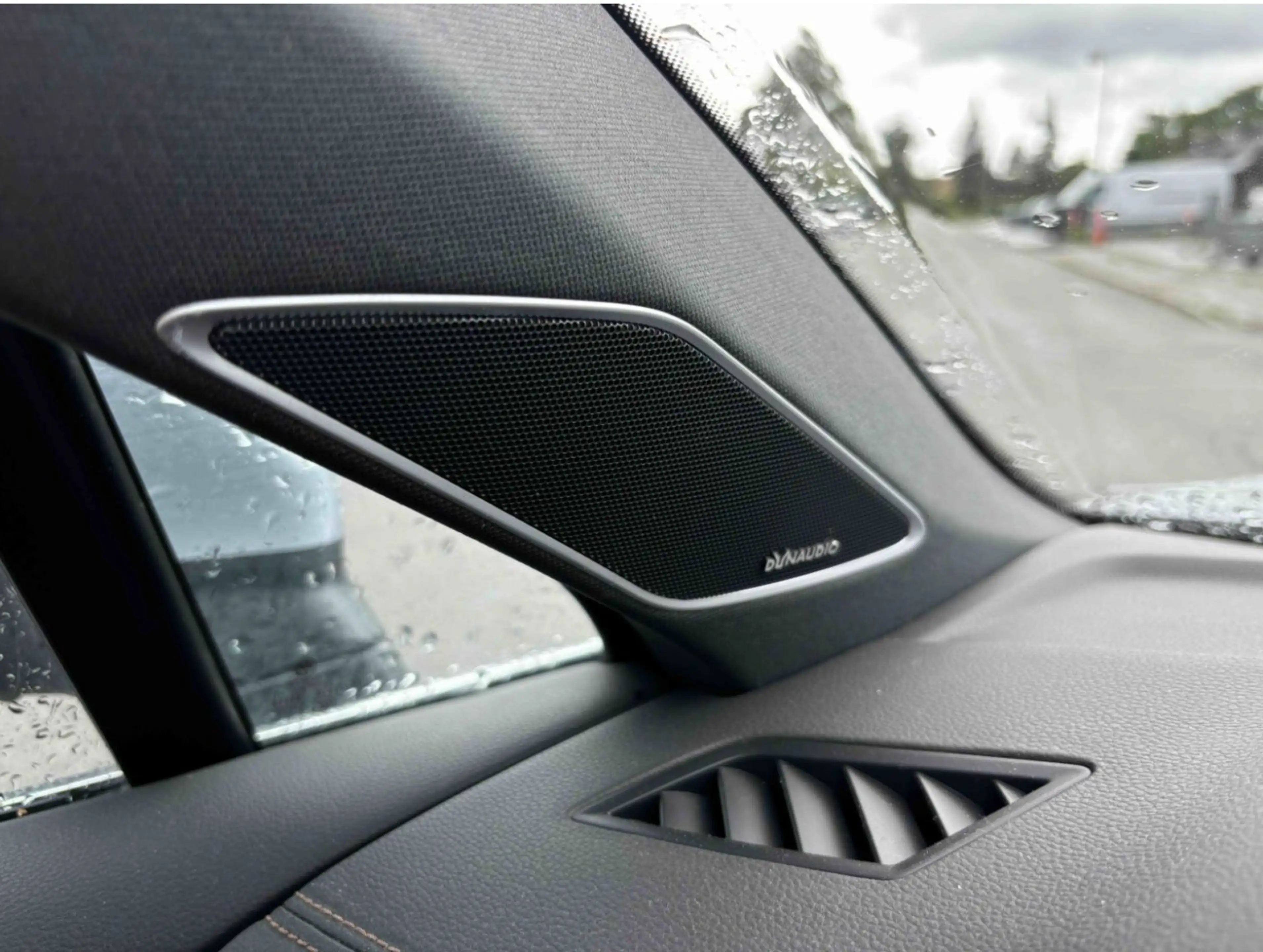Volkswagen Touareg Atmosphere*R-Line*Matrix*Pano*DYNAUDIO* — photo 11