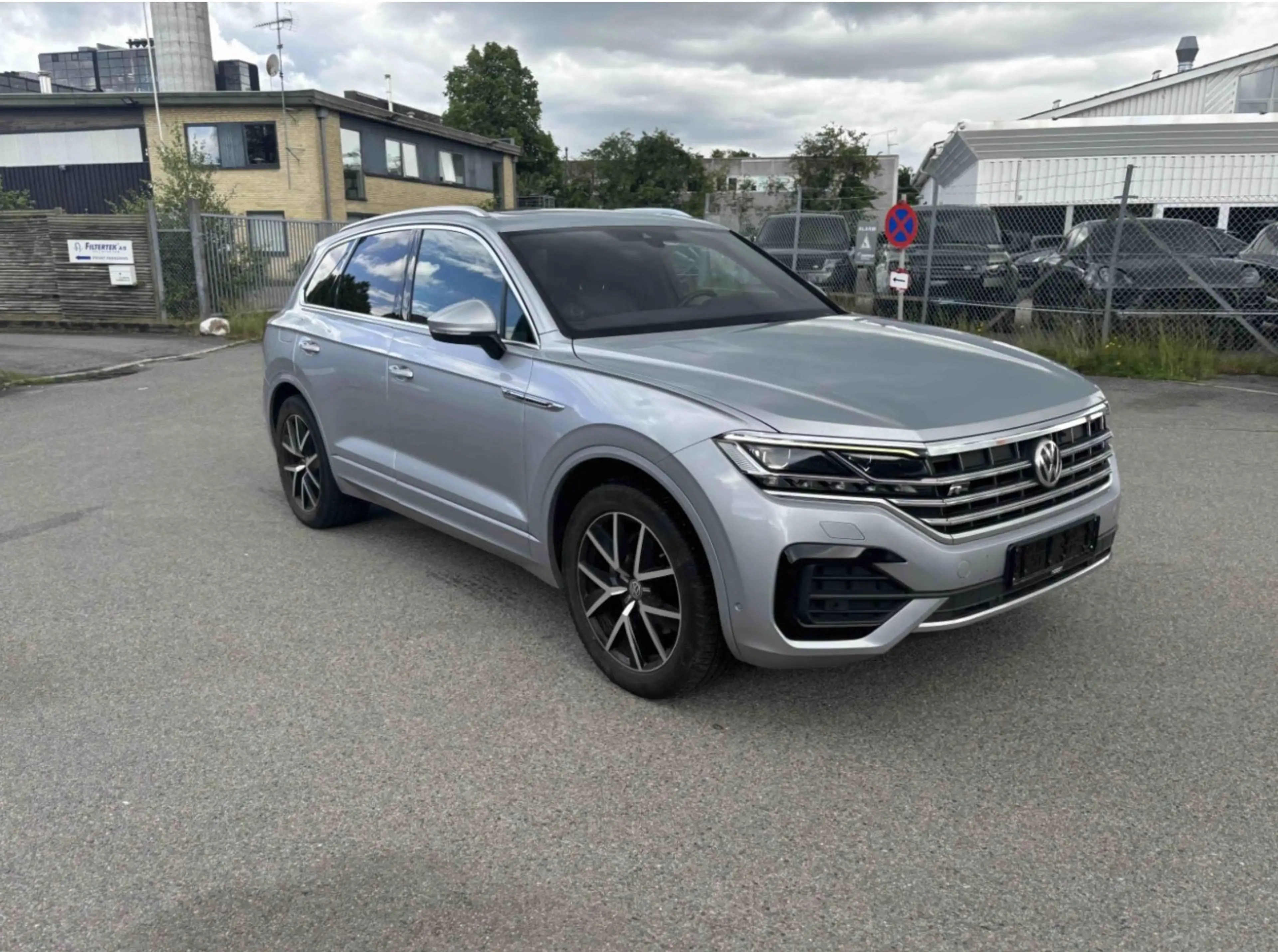 Volkswagen Touareg Atmosphere*R-Line*Matrix*Pano*DYNAUDIO* — photo 3