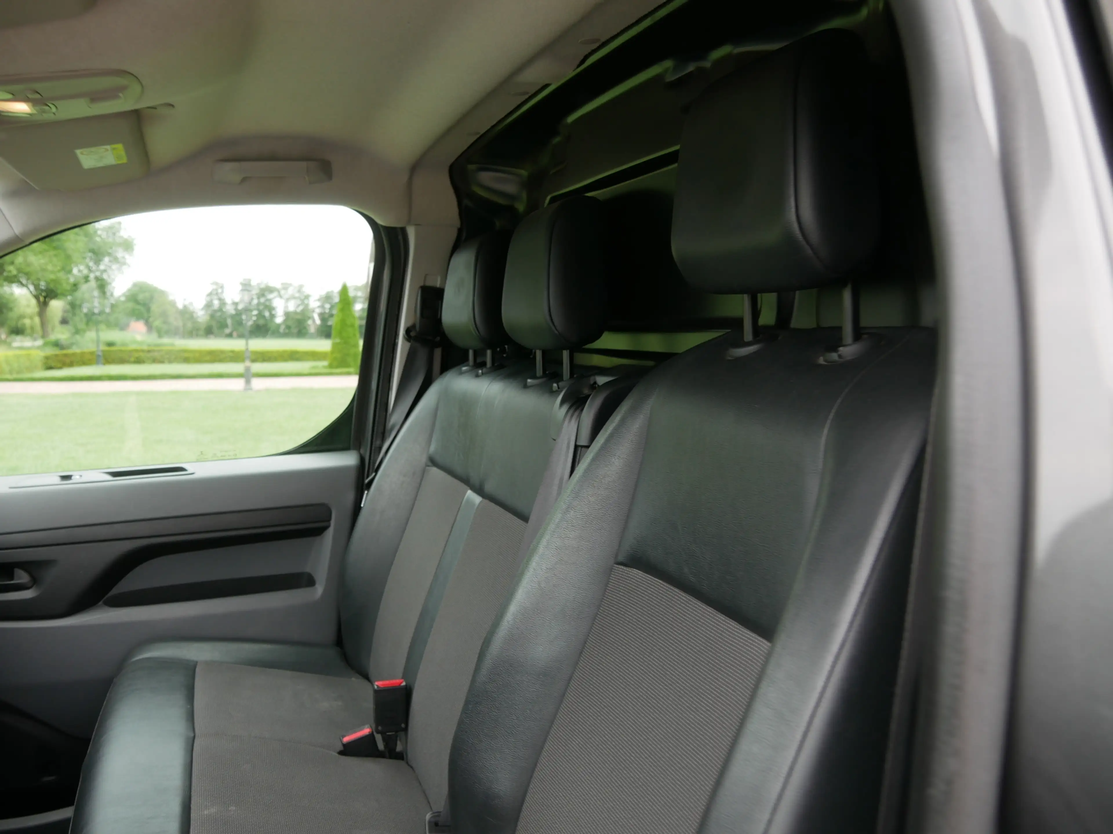 Peugeot Expert 1.5 BlueHDI 120 Standard Asphalt AC NAVI ** 7999 E — photo 13