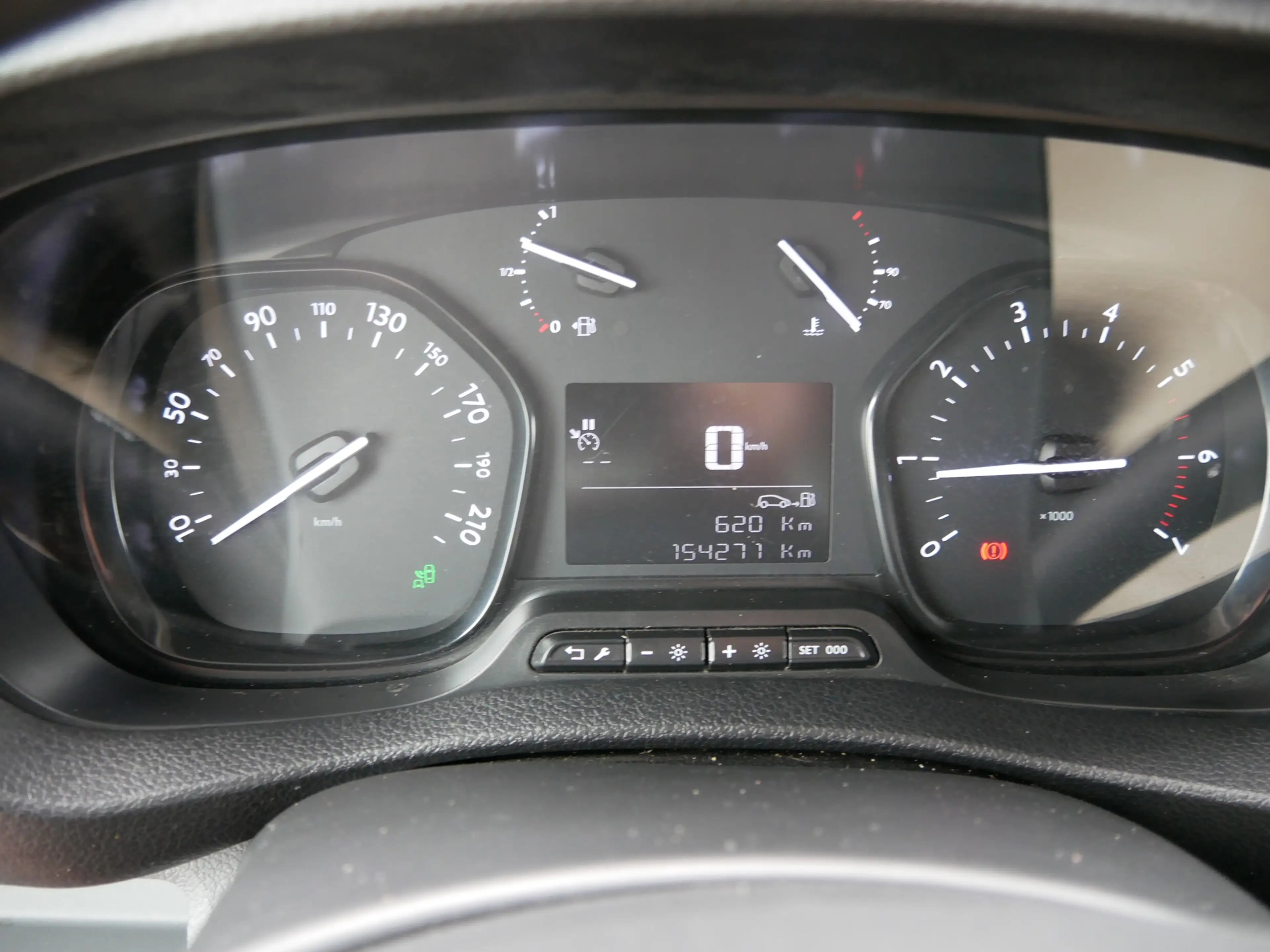 Peugeot Expert 1.5 BlueHDI 120 Standard Asphalt AC NAVI ** 7999 E — photo 14