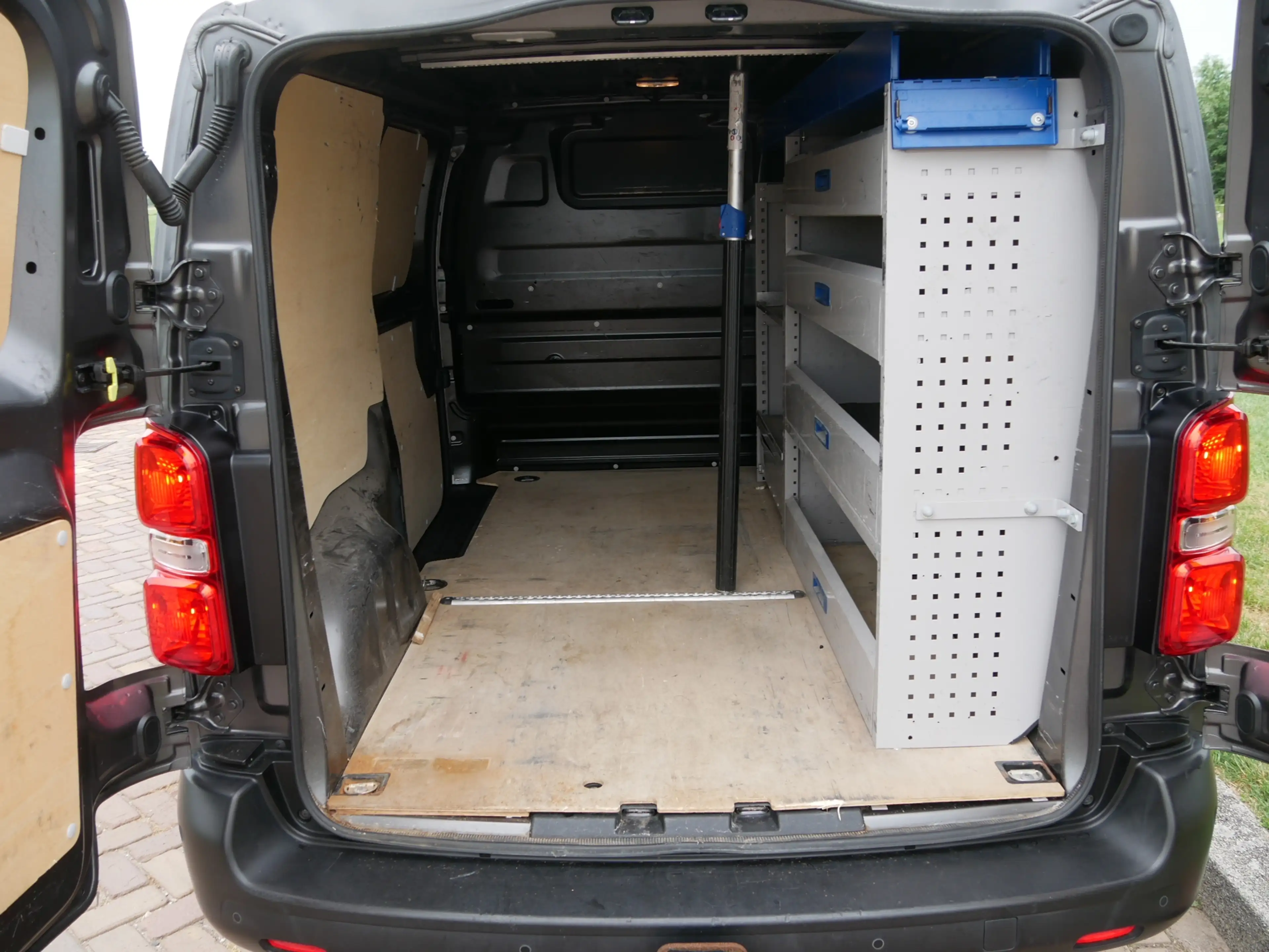 Peugeot Expert 1.5 BlueHDI 120 Standard Asphalt AC NAVI ** 7999 E — photo 10