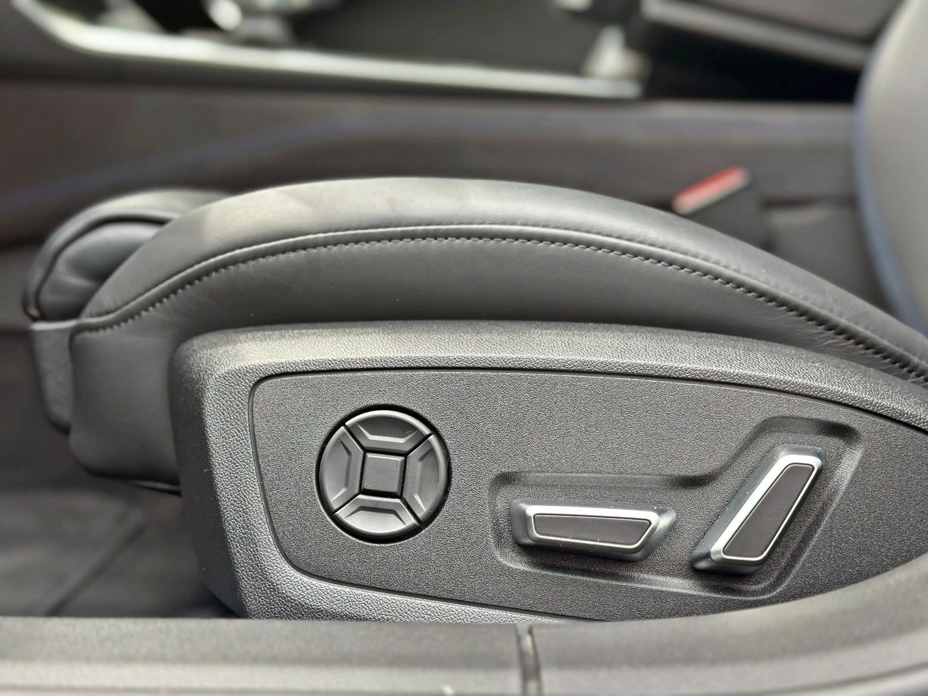 Audi RS6 Avant qu performance KERAMIK PANO NIGHT HUD — photo 15