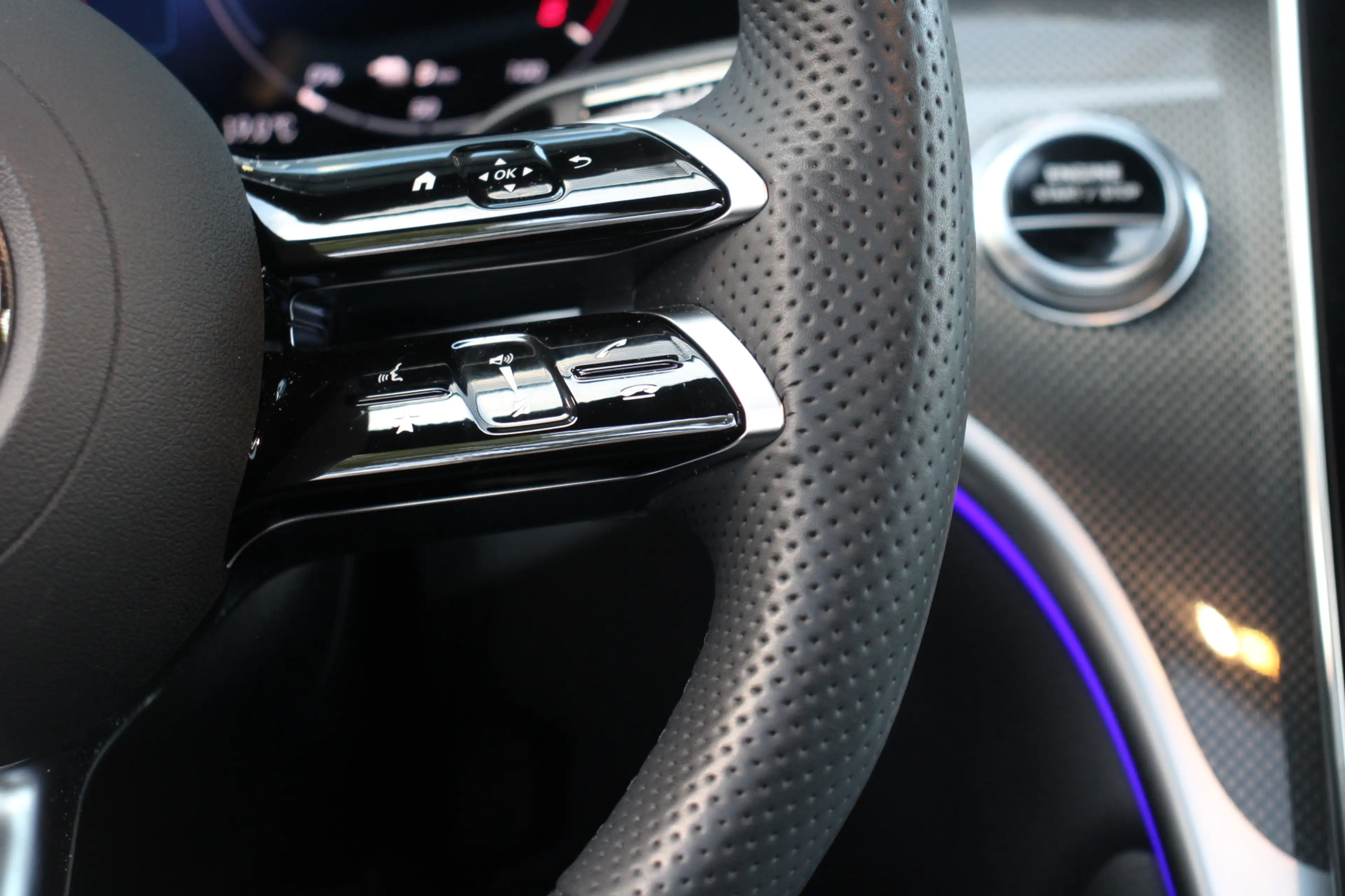 Mercedes-Benz GLC 400 400e 4MATIC Sport Edition — photo 14