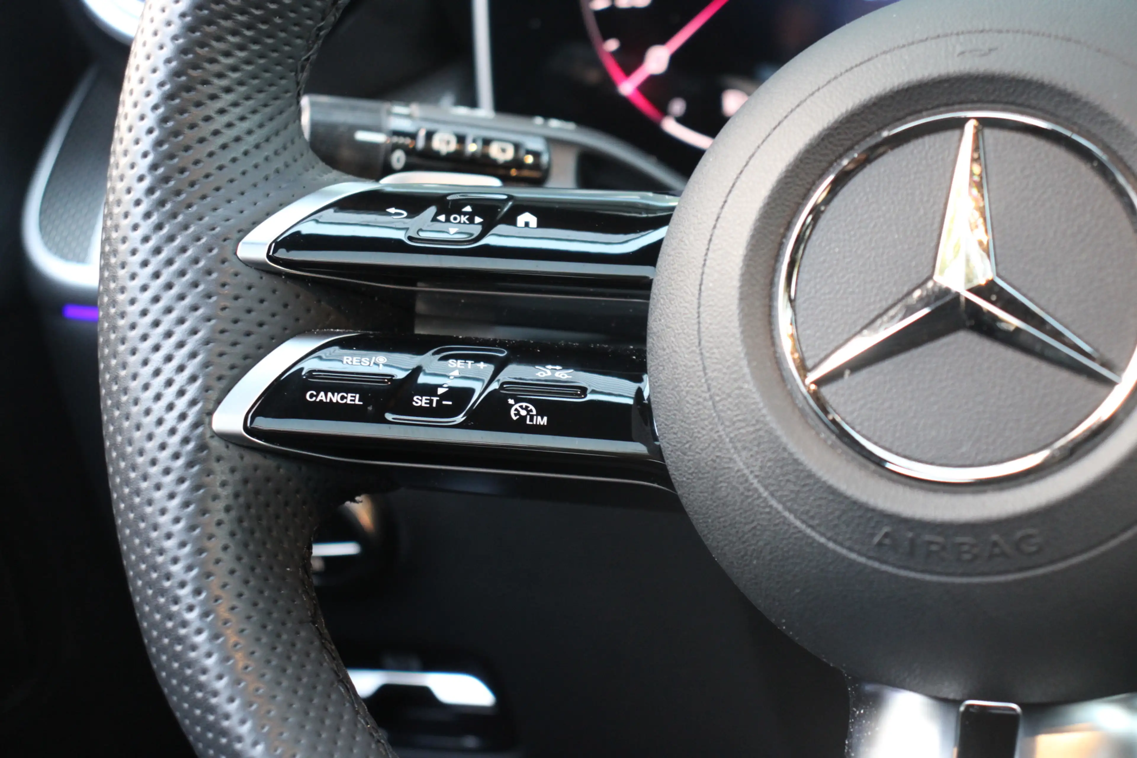 Mercedes-Benz GLC 400 400e 4MATIC Sport Edition — photo 12