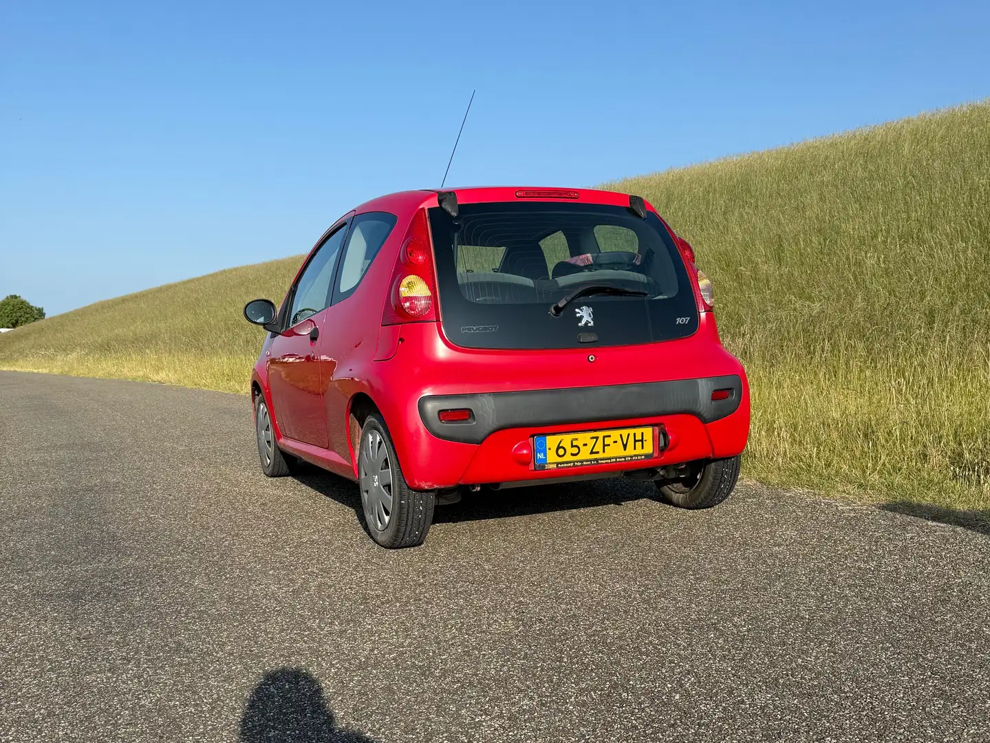 Peugeot 107 107 1.0-12V XR Roşu - 1