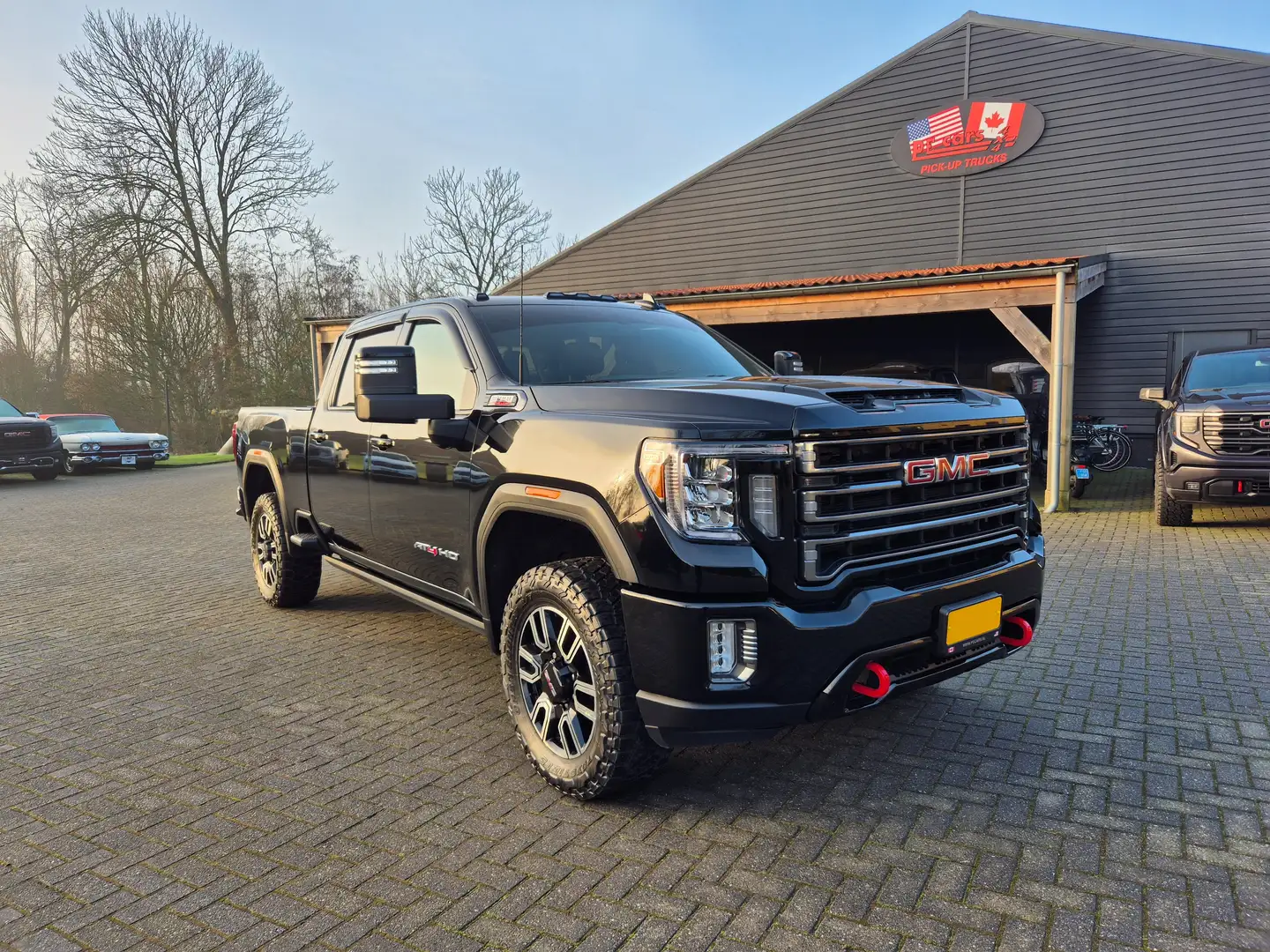 GMC Sierra AT4 2500HD 6.6L V8 Duramax Diesel bedrijfswagen Zwart - 1