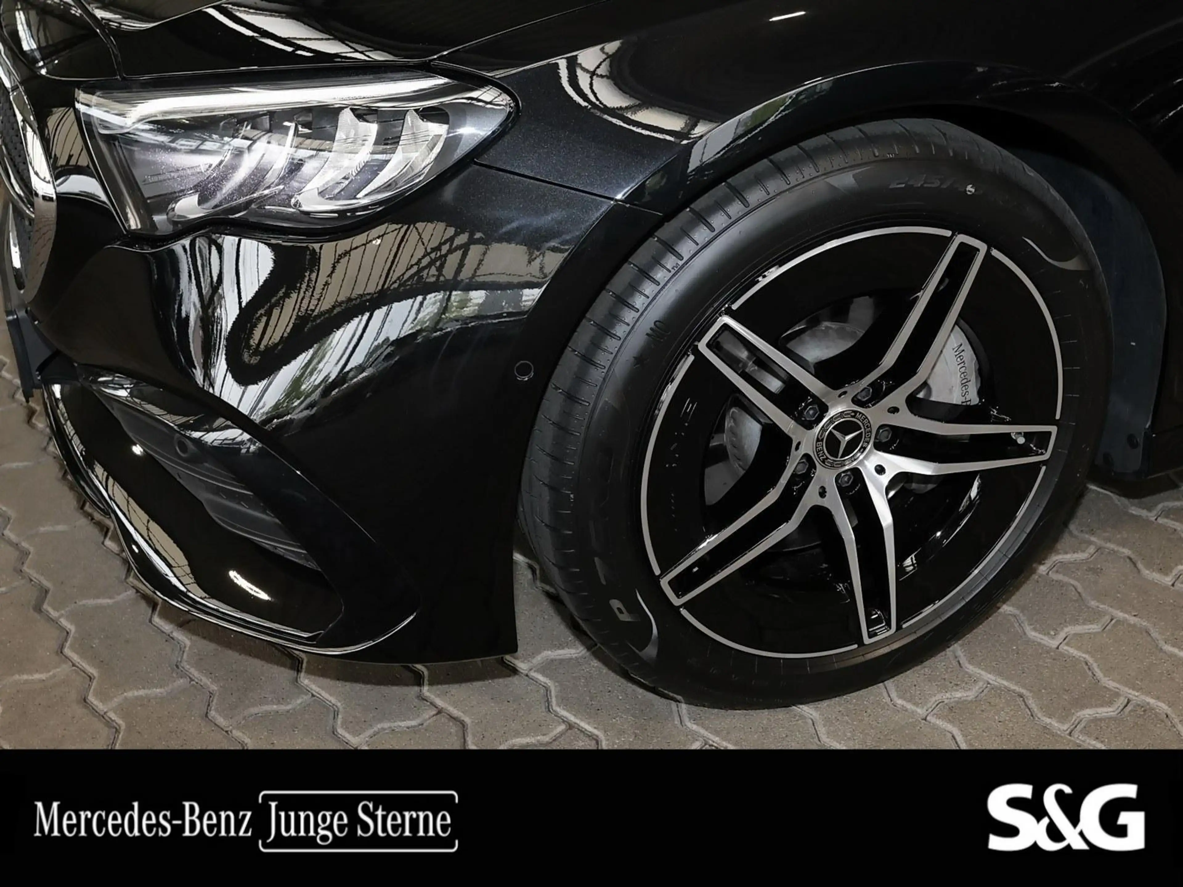 Mercedes-Benz E 220 d T AMG AHK+PANO+NIGHT+DISTRO+CARPLAY+19" — photo 4