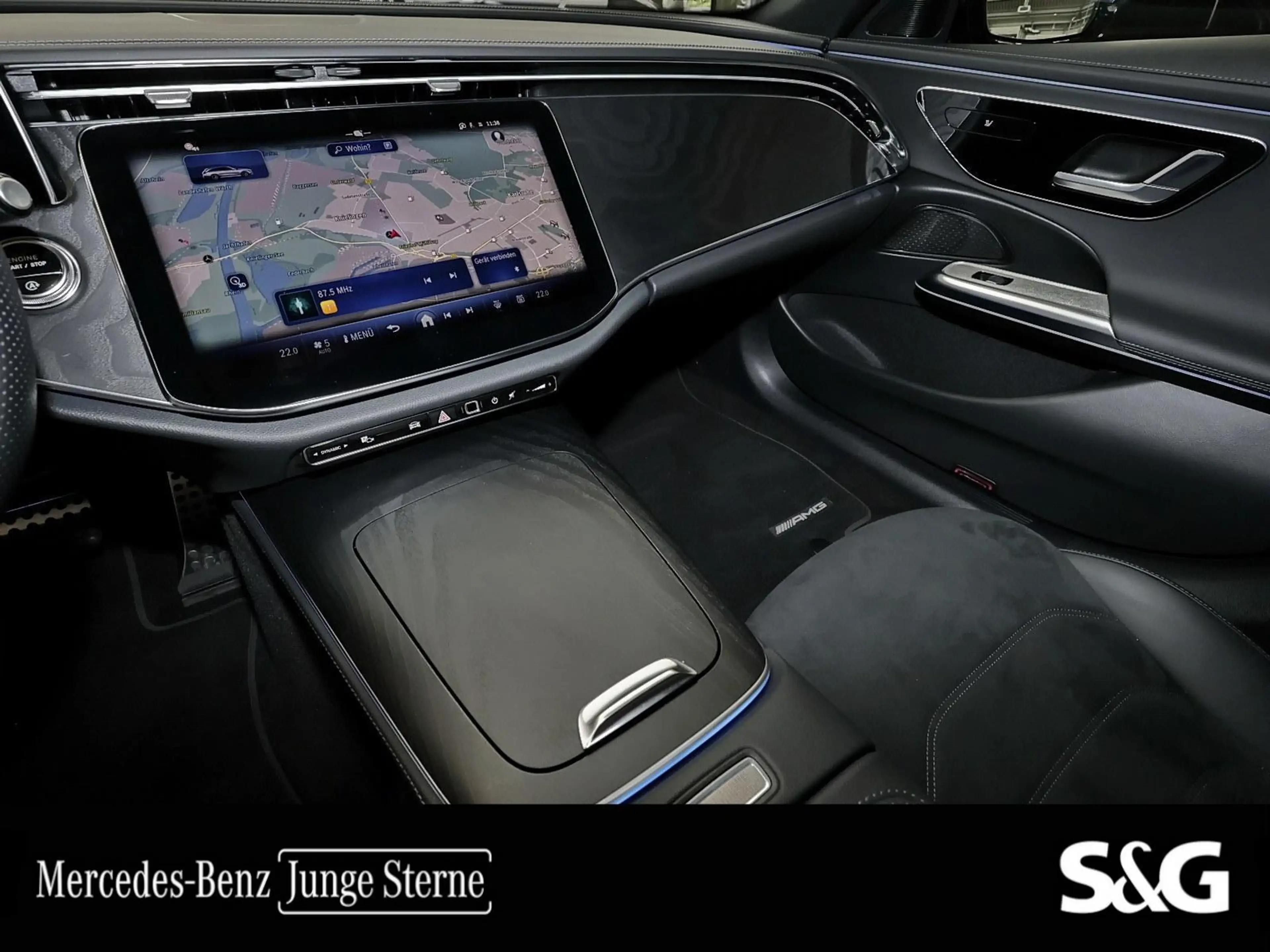 Mercedes-Benz E 220 d T AMG AHK+PANO+NIGHT+DISTRO+CARPLAY+19" — photo 11