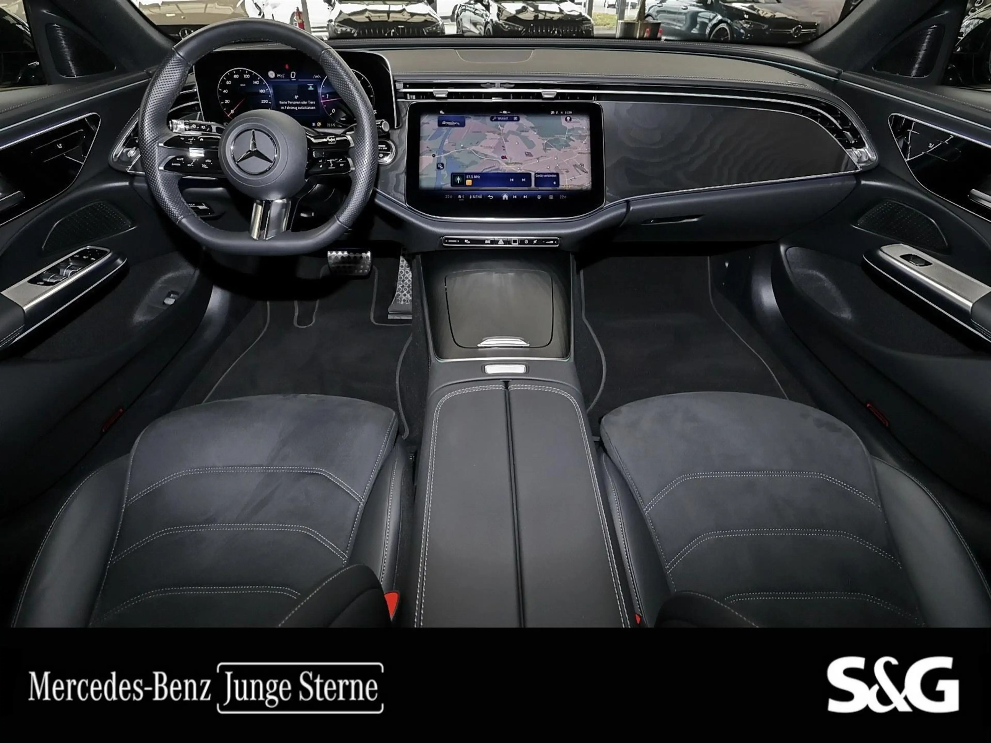 Mercedes-Benz E 220 d T AMG AHK+PANO+NIGHT+DISTRO+CARPLAY+19" — photo 6