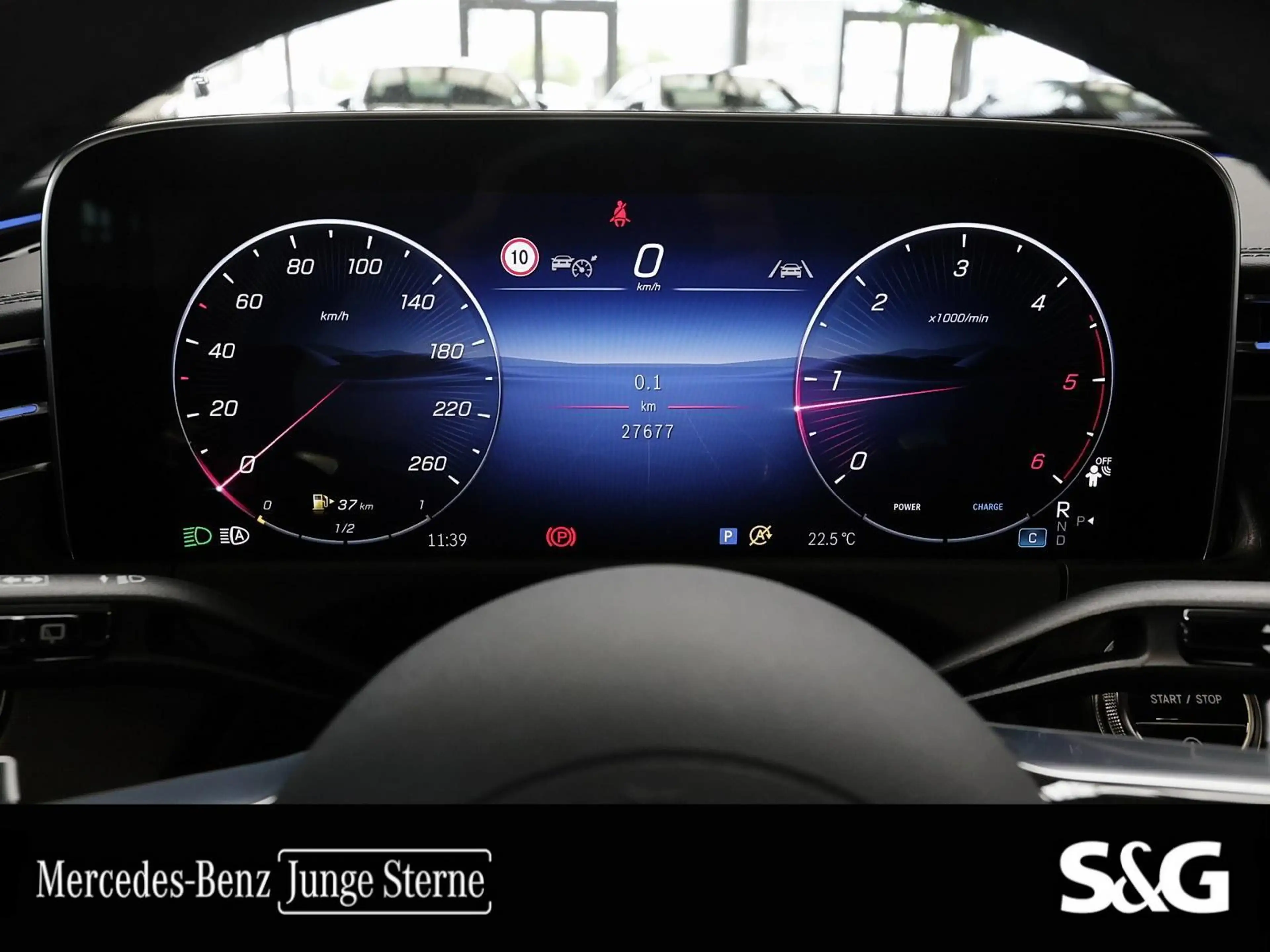 Mercedes-Benz E 220 d T AMG AHK+PANO+NIGHT+DISTRO+CARPLAY+19" — photo 13