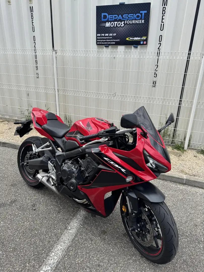 Honda CBR 650 Rouge - 1