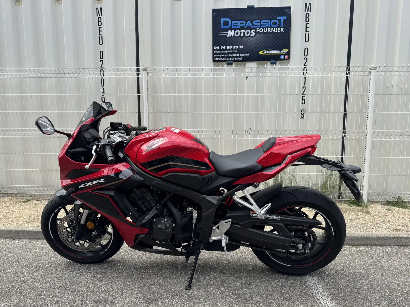 Honda CBR 650 Rouge - 2
