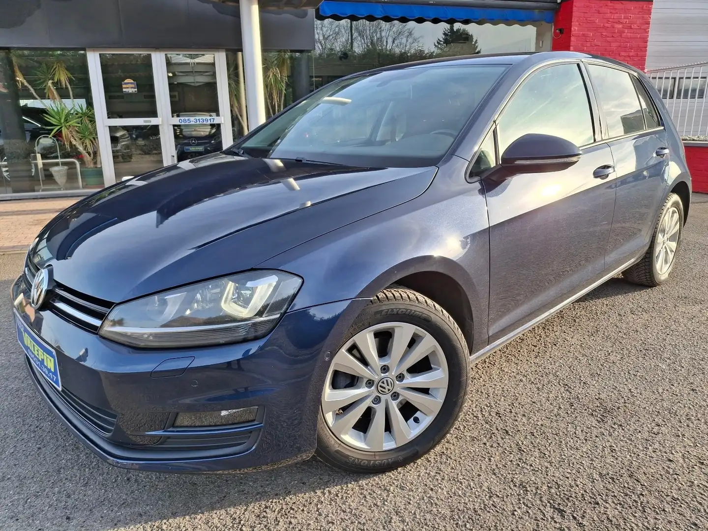 Volkswagen Golf Golf 1.2TSI Comfortline GPS/BT/APS x2/LED/PH AUT Blau - 1