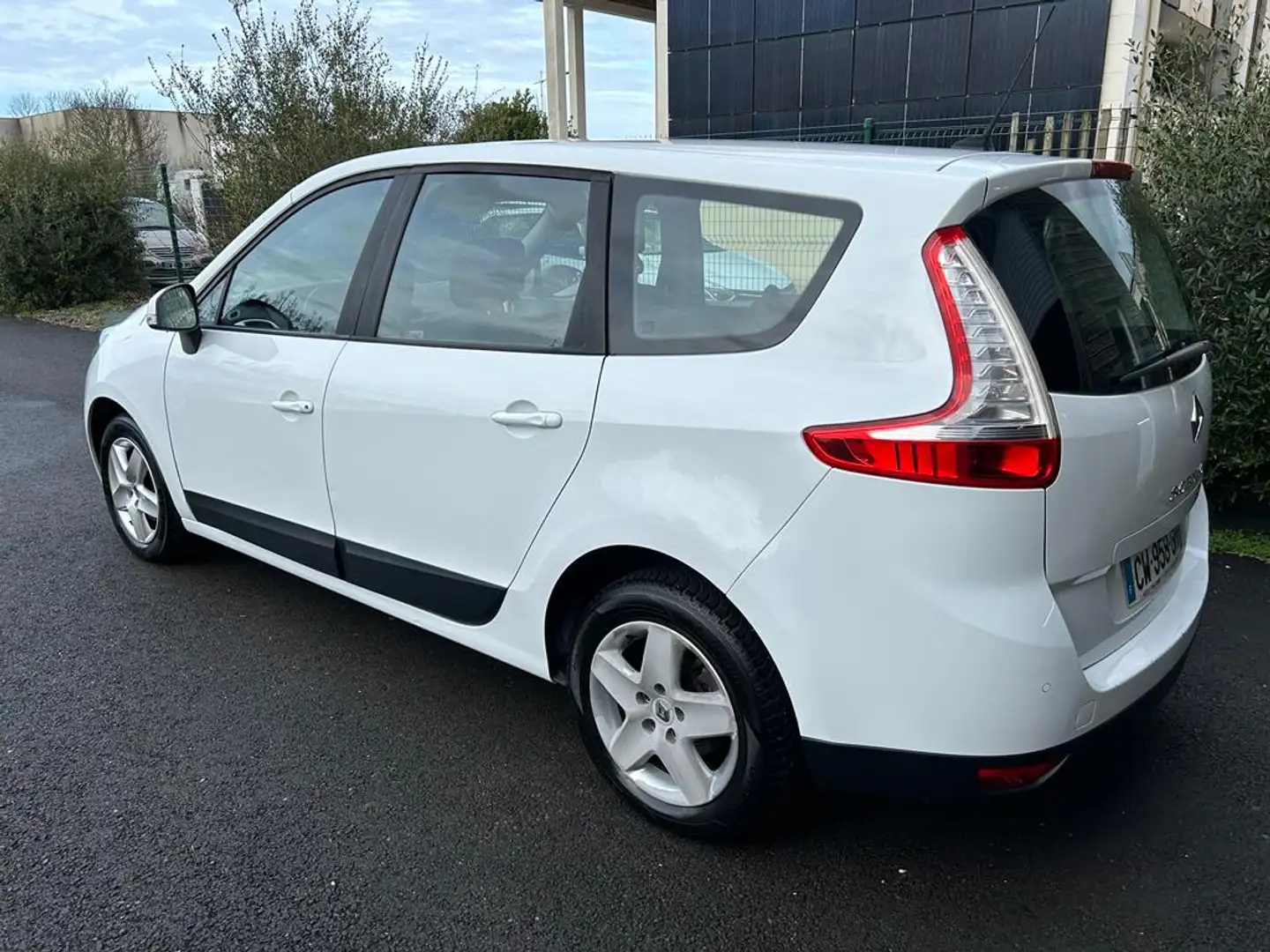 Renault Grand Scenic Grand Scénic dCi 110  Energy FAP eco2Bose 7 pl - 2